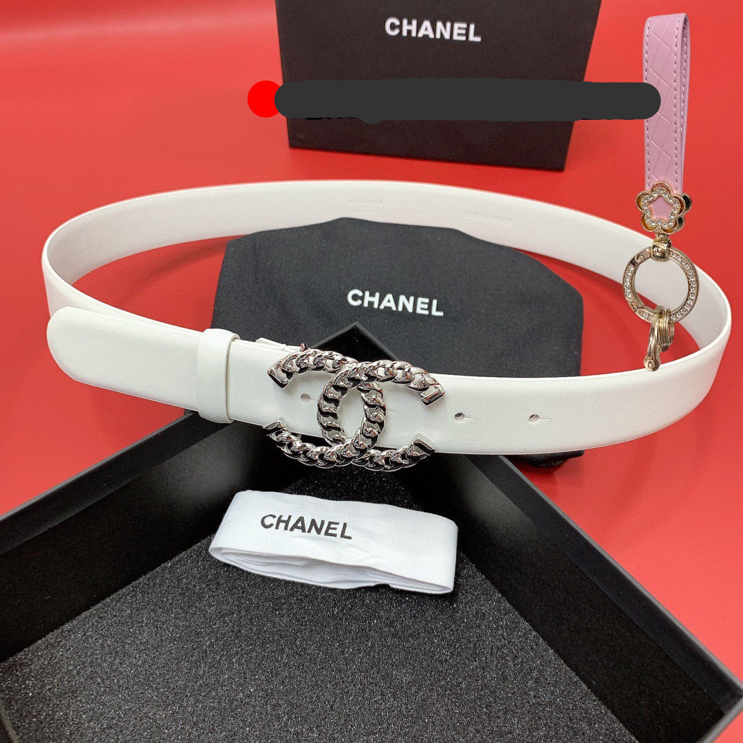 CC 26S BELT 30 MM IN WHITE CALFSKIN SILVER TONE 660335