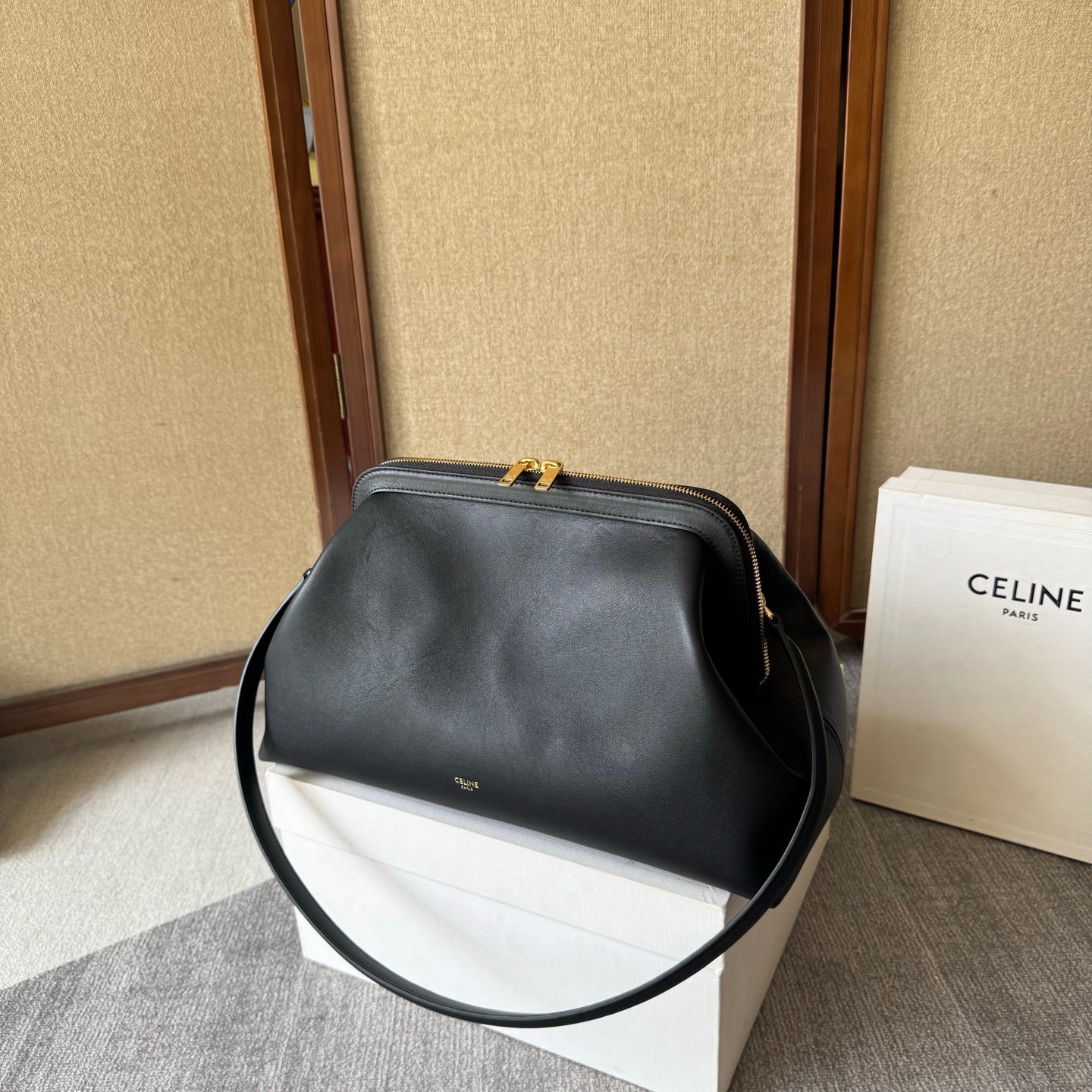 CELINE 26S DOCTOR'S POUCH HANDBAG 35 IN BLACK CALFSKIN