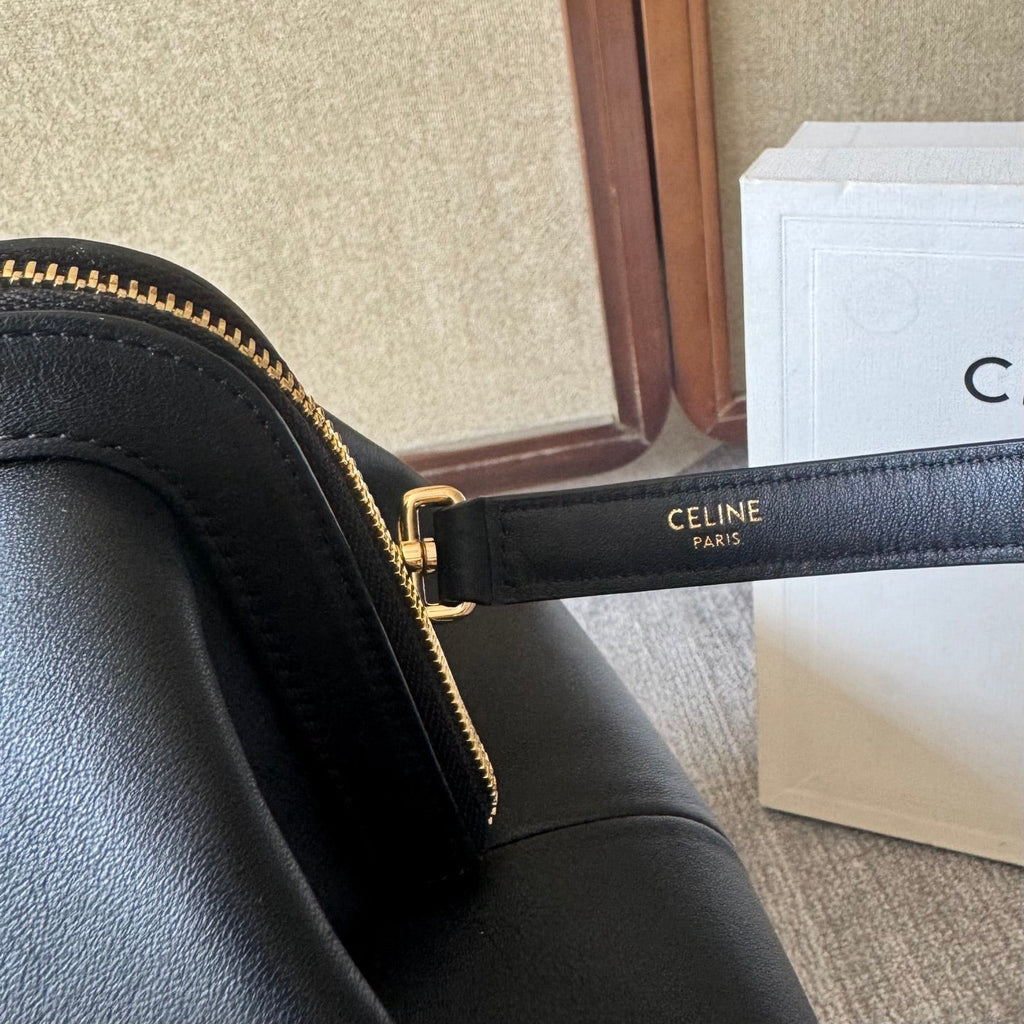 CELINE 26S DOCTOR'S POUCH HANDBAG 35 IN BLACK CALFSKIN
