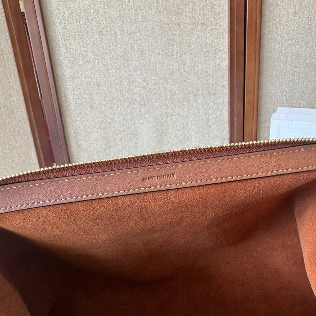 CELINE 26S DOCTOR'S POUCH HANDBAG 35 IN BROWN CALFSKIN