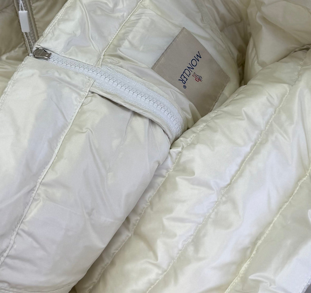 MONCLER 25S JACKET IN WHITE 048