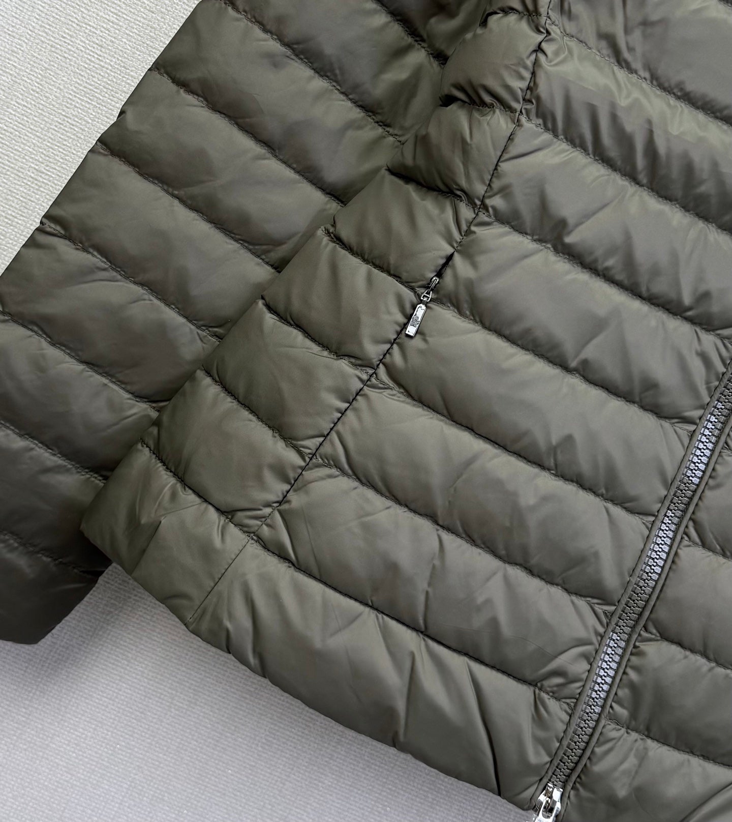 MONCLER 25S JACKET IN OLIVE GREEN 047