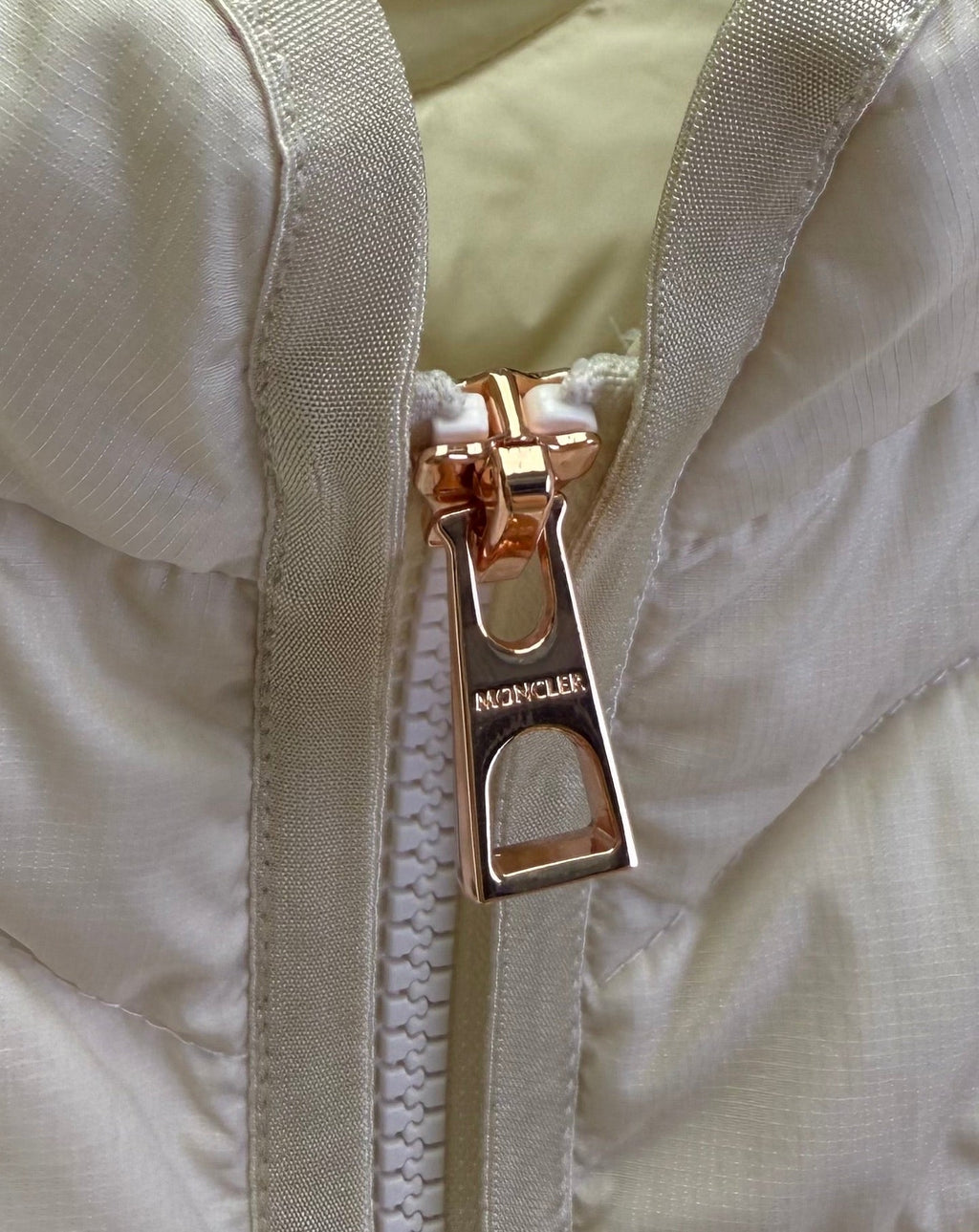 MONCLER 25S DOWN JACKET 438