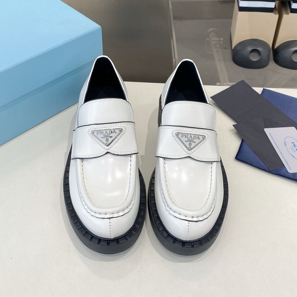 PRADA 26S LOAFERS IN WHITE CALFSKIN WITH LOGO