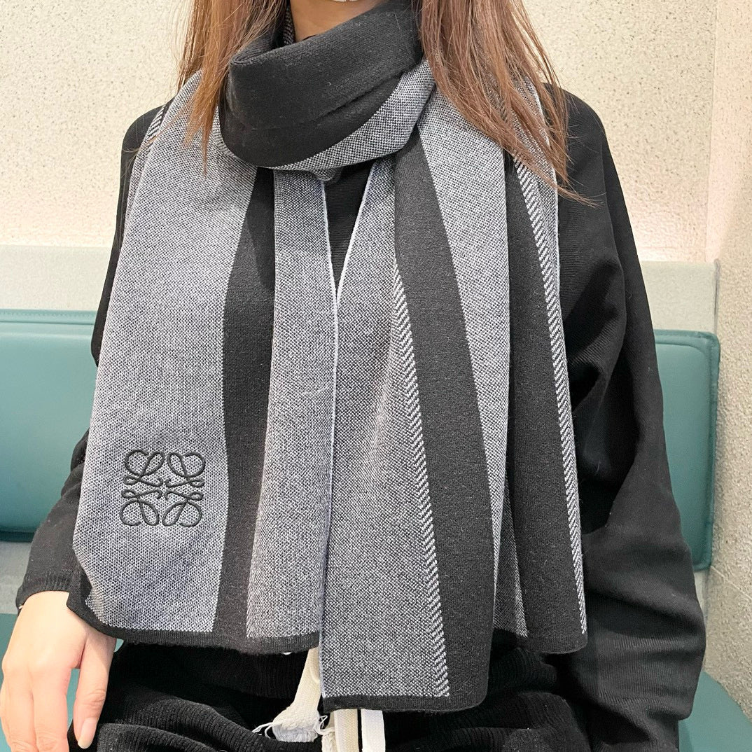 LOEWE 26S SCARF 180 IN CASHMERE 505311
