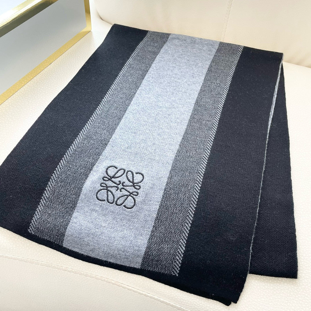 LOEWE 26S SCARF 180 IN CASHMERE 505311