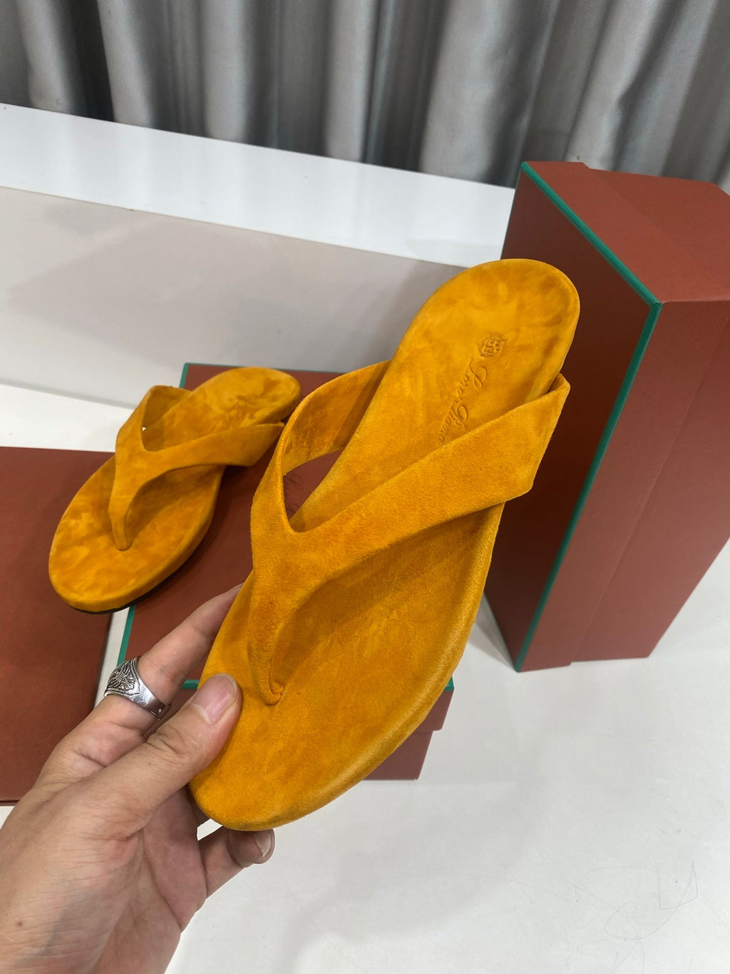 LP 26S THONG SANDALS IN MUSTARD YELLOW SUEDE