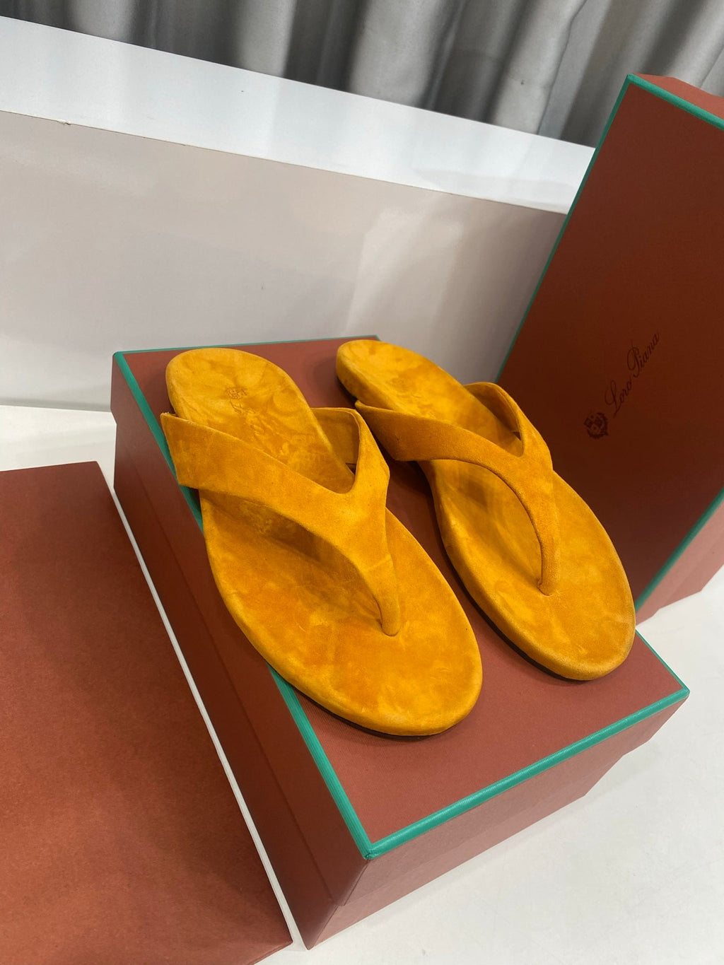 LP 26S THONG SANDALS IN MUSTARD YELLOW SUEDE