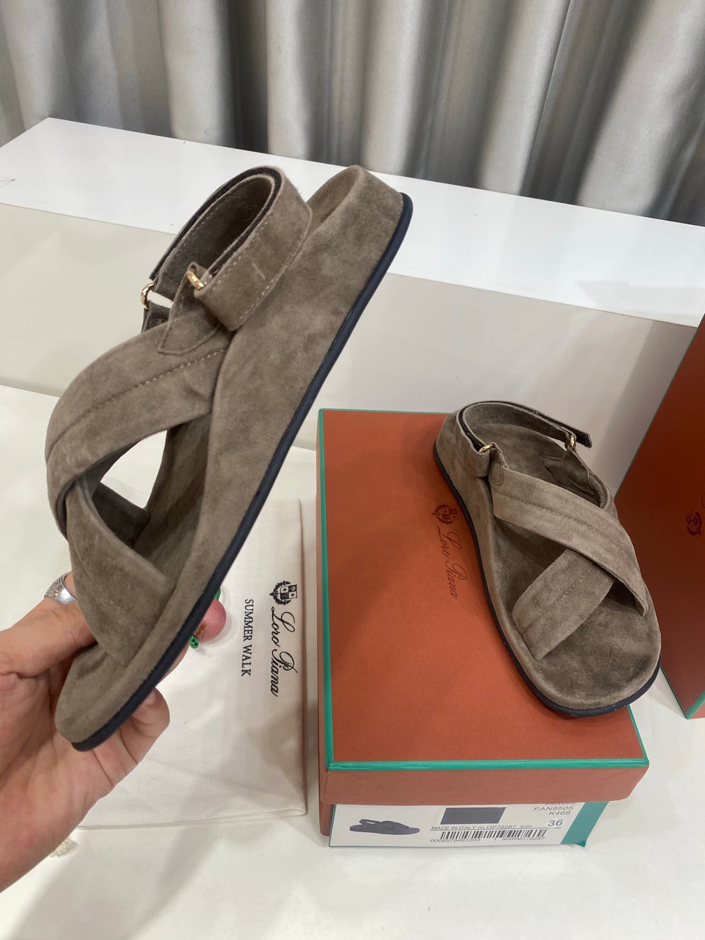 LP 26S CROSS-STRAP SANDALS IN GRAY BROWN SUEDE