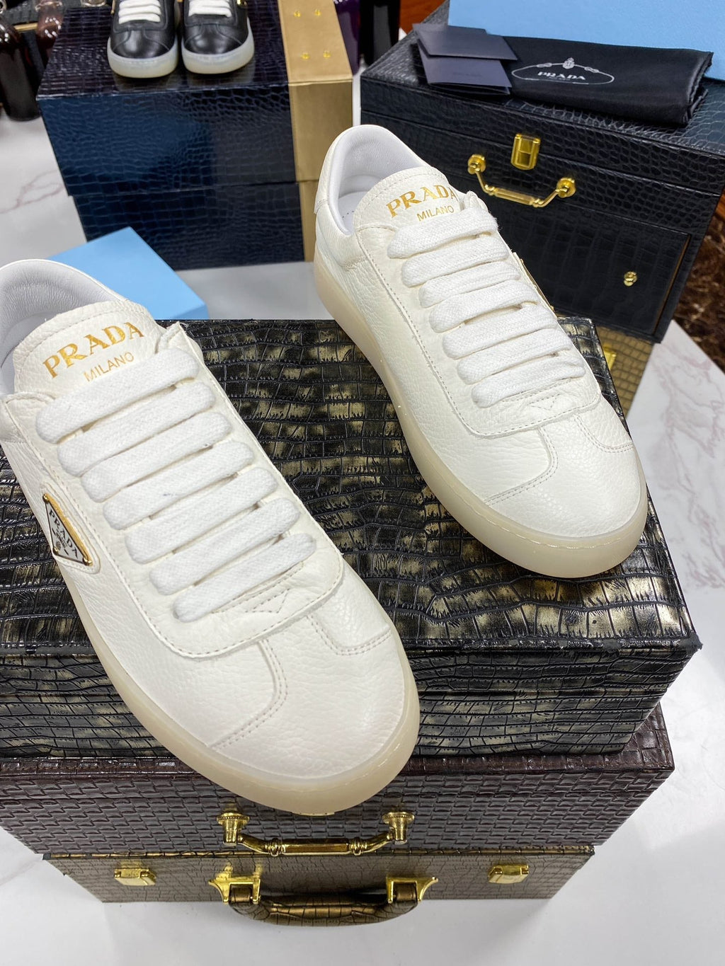 PRA LANE SNEAKER WHITE CALFSKIN