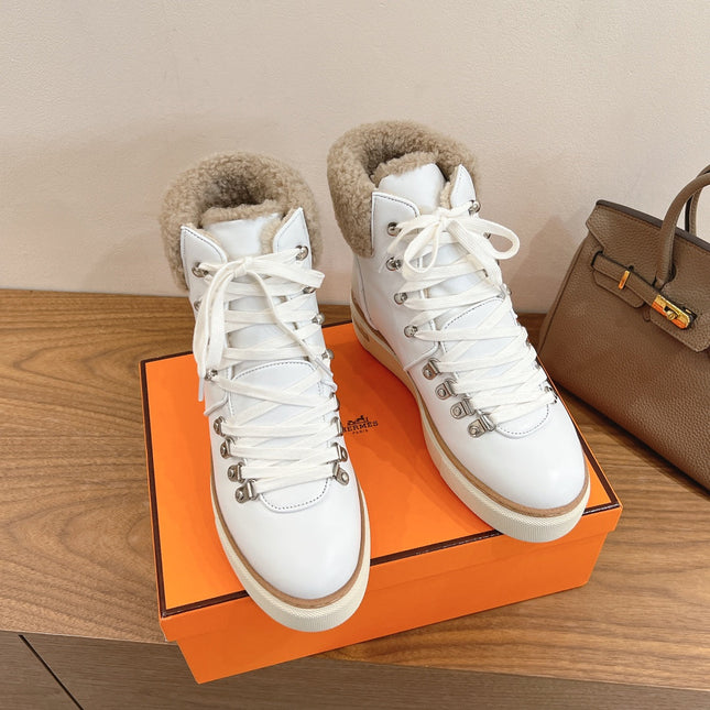 HM 26S SHEARLING HIKING BOOTS IN WHITE CALFSKIN