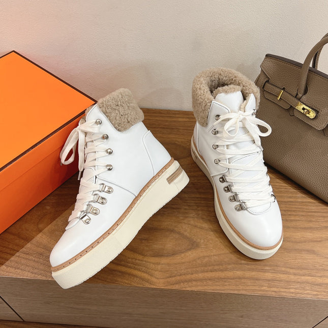 HM 26S SHEARLING HIKING BOOTS IN WHITE CALFSKIN