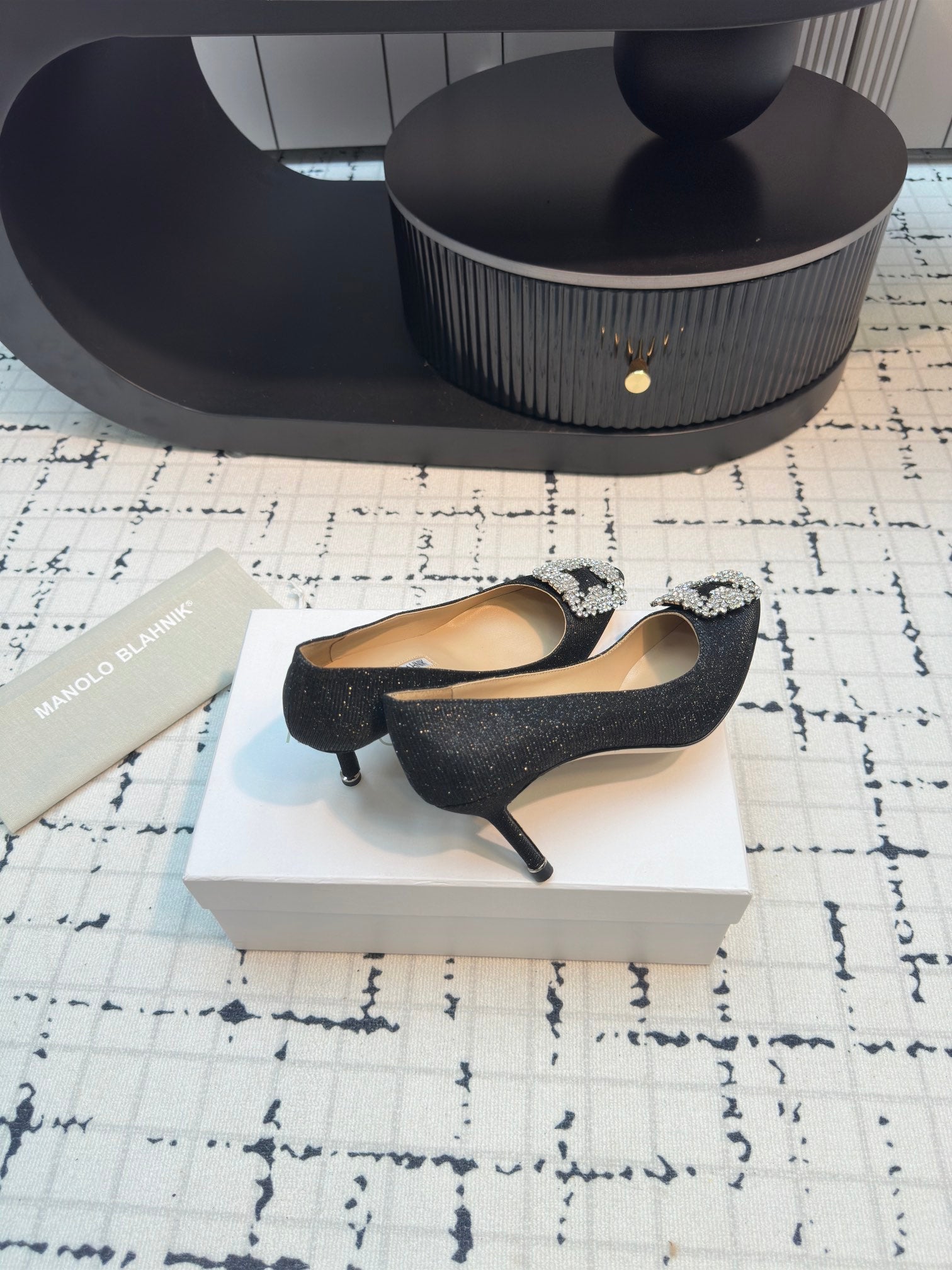 Hangisi 70 Black Glitter Fabric Leather Jewel Buckle Pumps 912612
