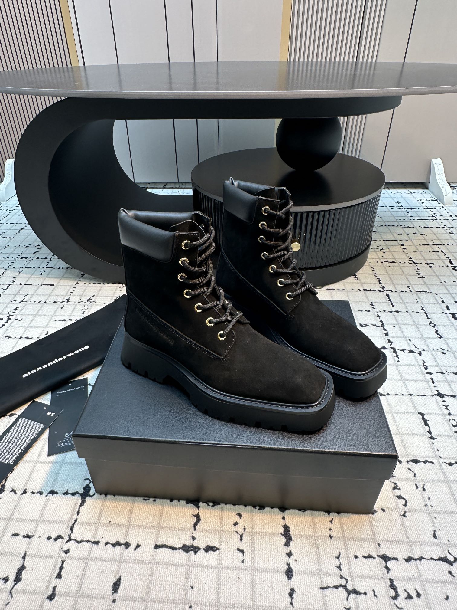 SQUARE-TOE CASUAL ANKLE BOOTS IN BLACK SUEDE