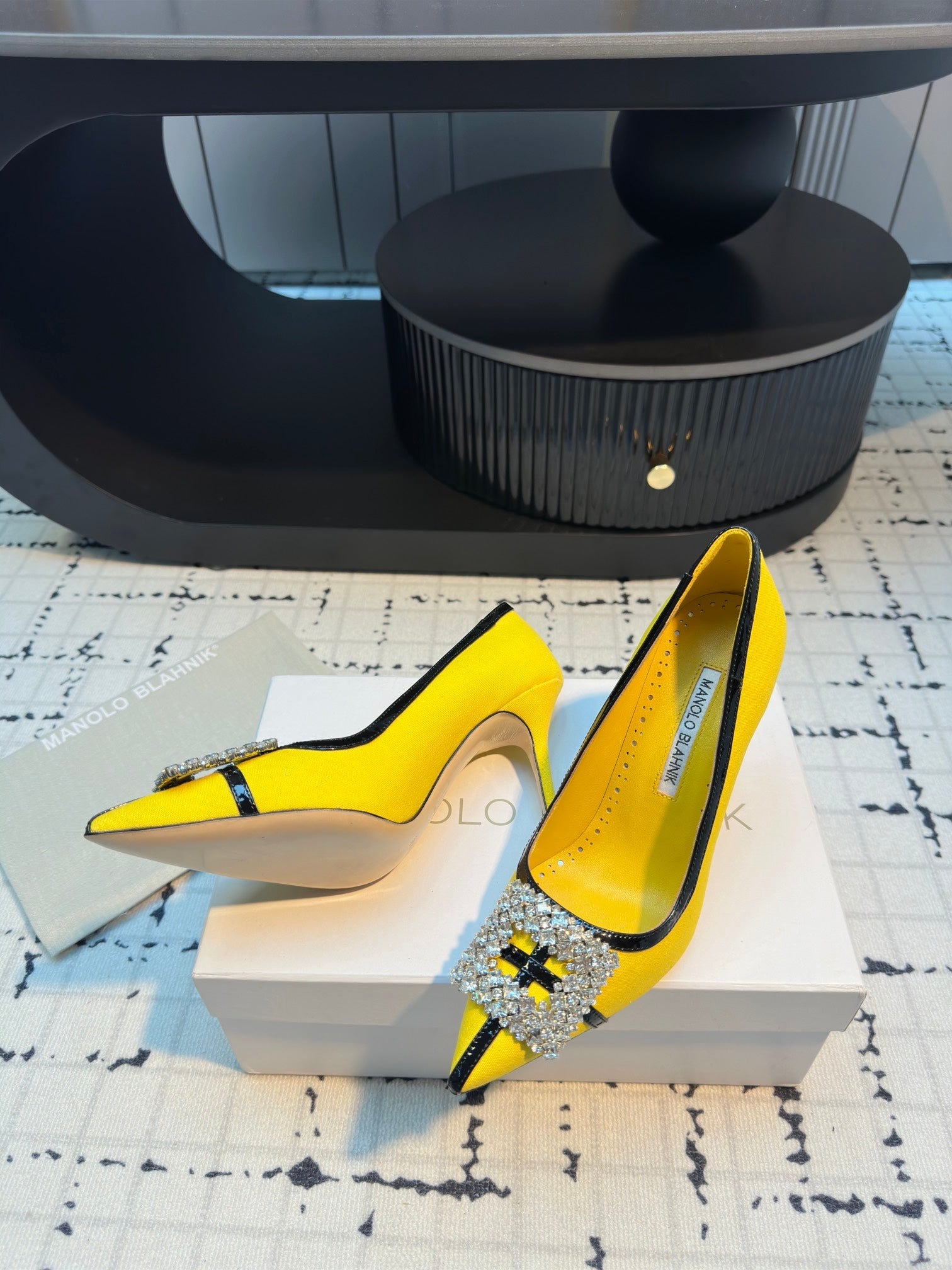 HANGISI 100 MM IN BRIGHT YELLOW SUEDE