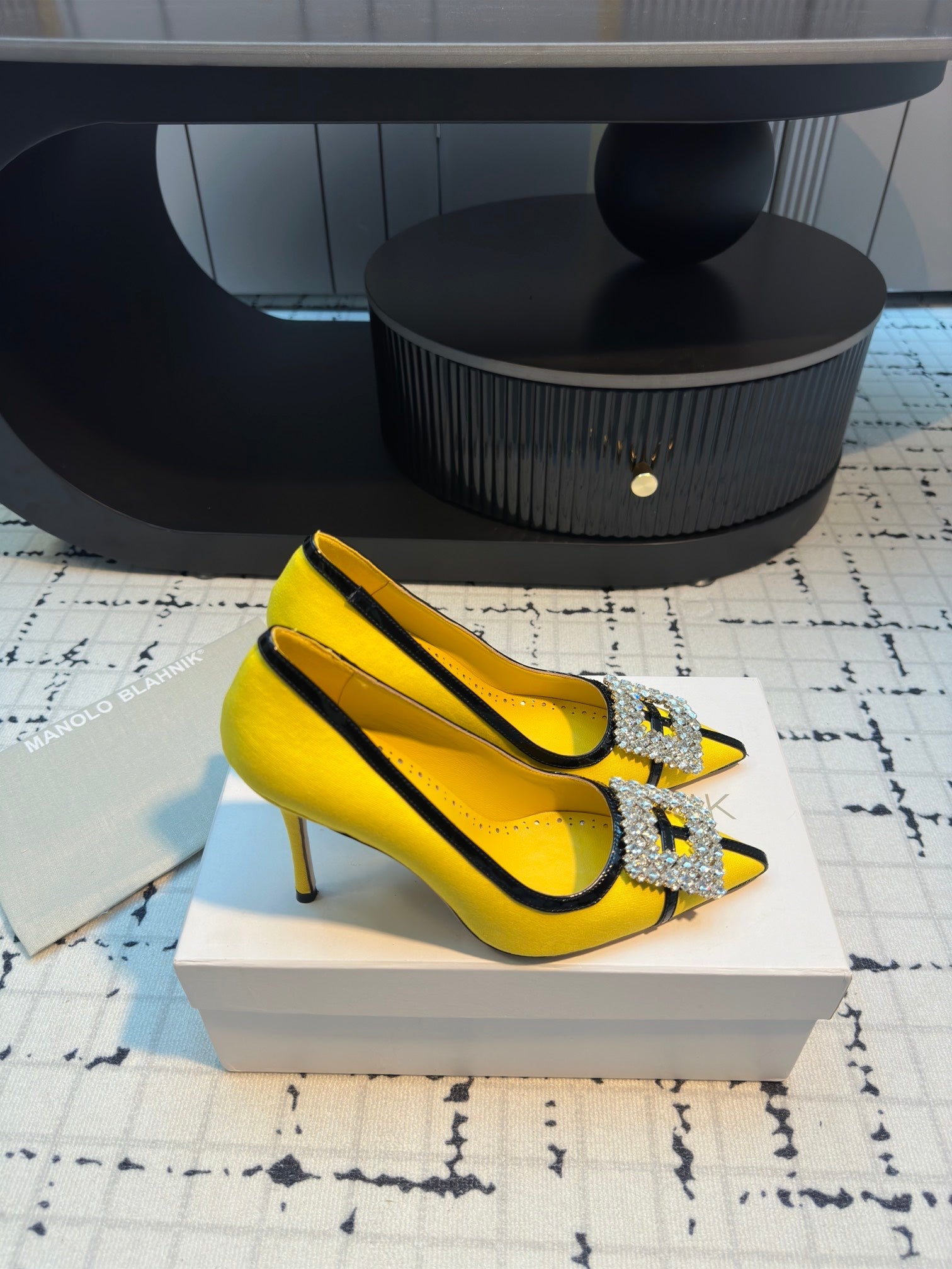 Hangisi 100 Yellow Linen with Black Leather Jewel Buckle Pumps 161072