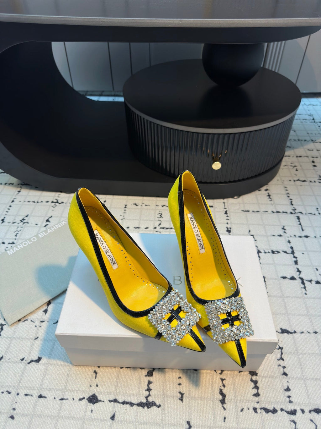 HANGISI 100 MM IN BRIGHT YELLOW SUEDE
