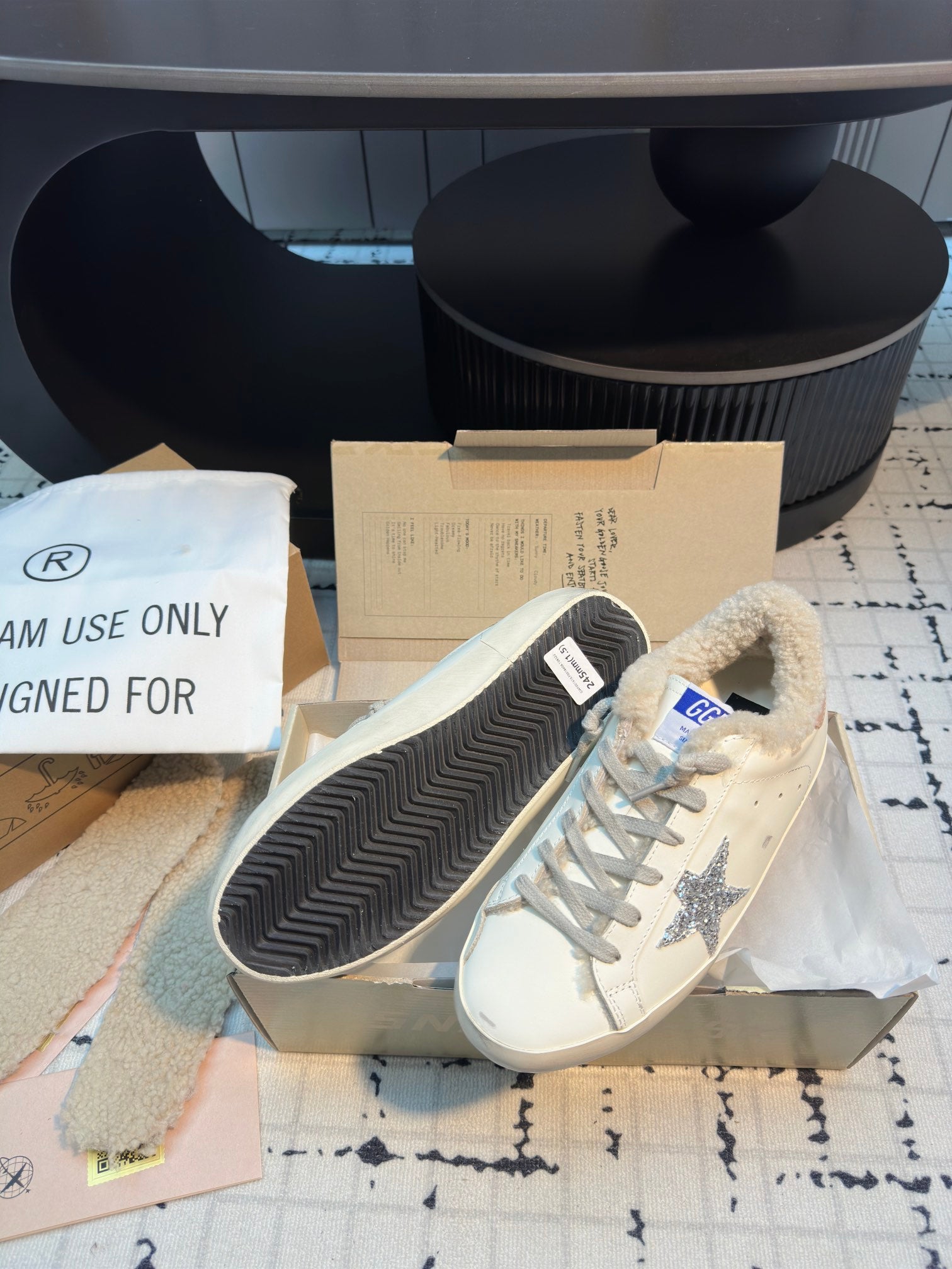 SUPER STAR SNEAKERS WHITE CALFSKIN WITH SILVER GLITTER STAR