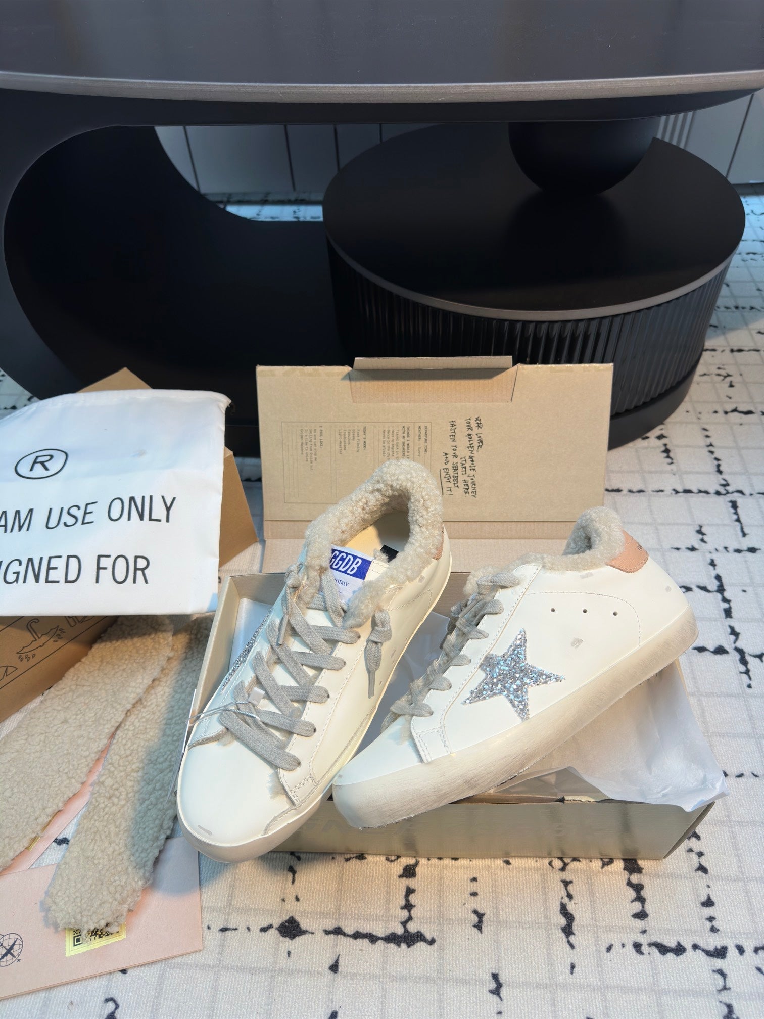 SUPER STAR SNEAKERS WHITE CALFSKIN WITH SILVER GLITTER STAR