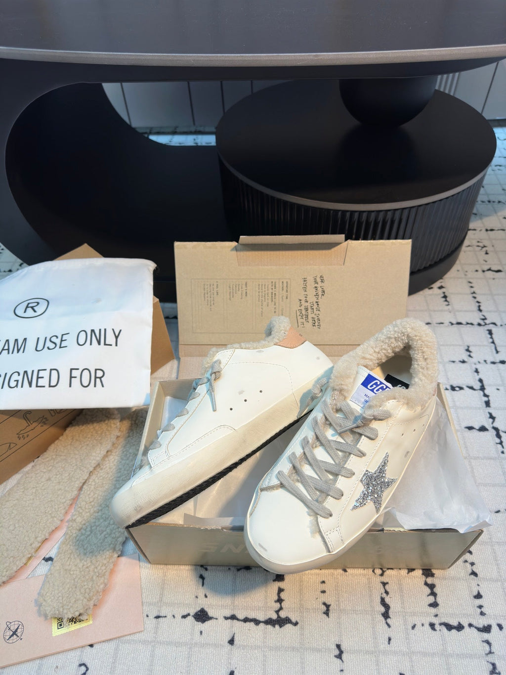 SUPER STAR SNEAKERS WHITE CALFSKIN WITH SILVER GLITTER STAR