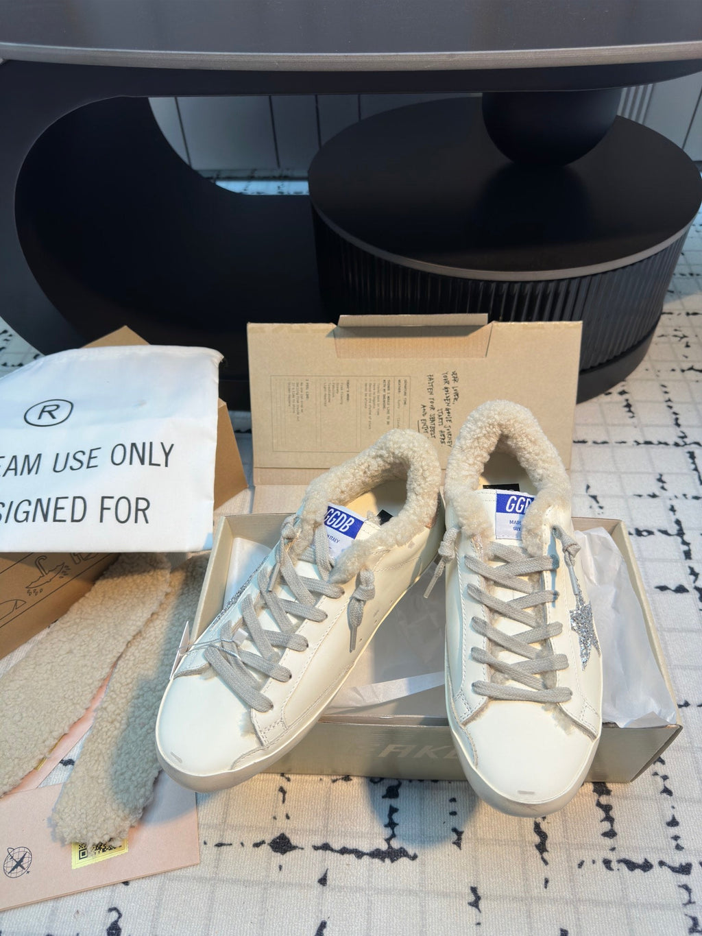 SUPER STAR SNEAKERS WHITE CALFSKIN WITH SILVER GLITTER STAR