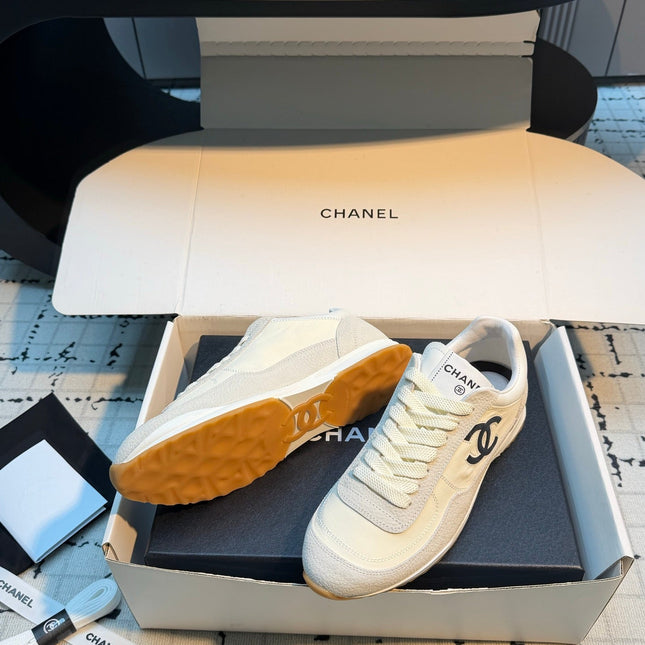 CHANEL 26S CHUNKY SNEAKERS IN WHITE GRAINED CALFSKIN AND FABRIC