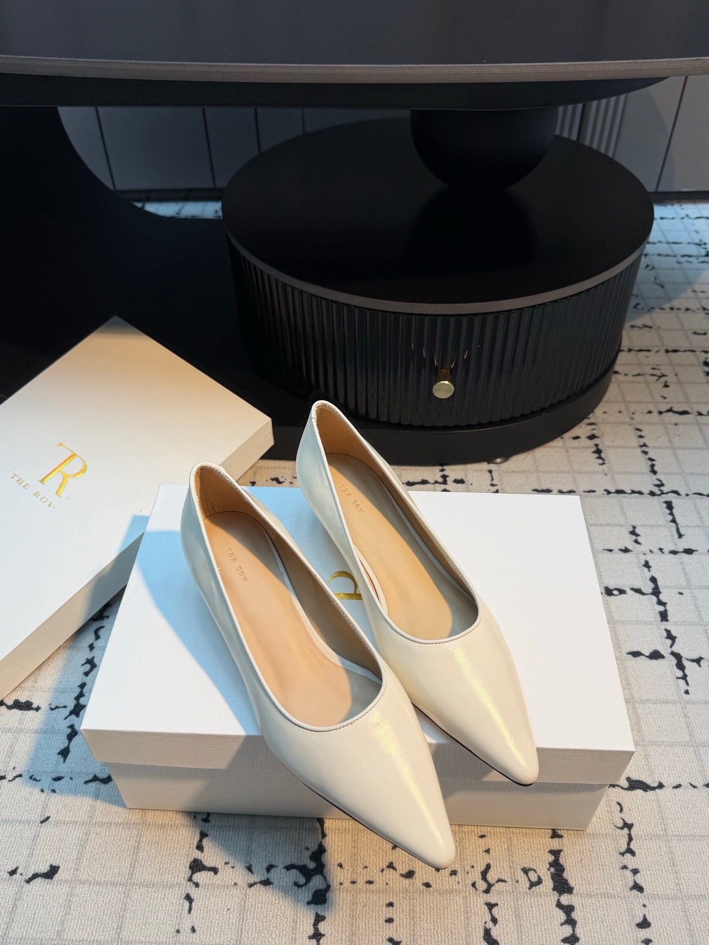 THE ROW 26S POINTED TOE HIGH HEELS 35MM IN IVORY WHITE CALFSKIN