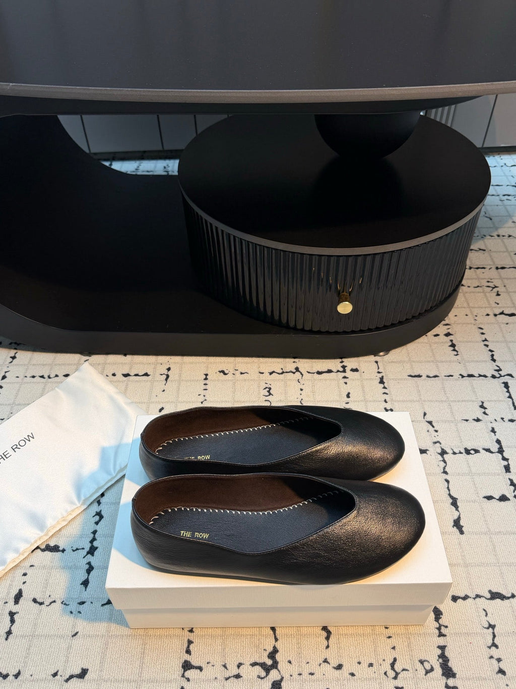 THE ROW 26S CLASSIC BALLET FLATS IN BLACK CALFSKIN