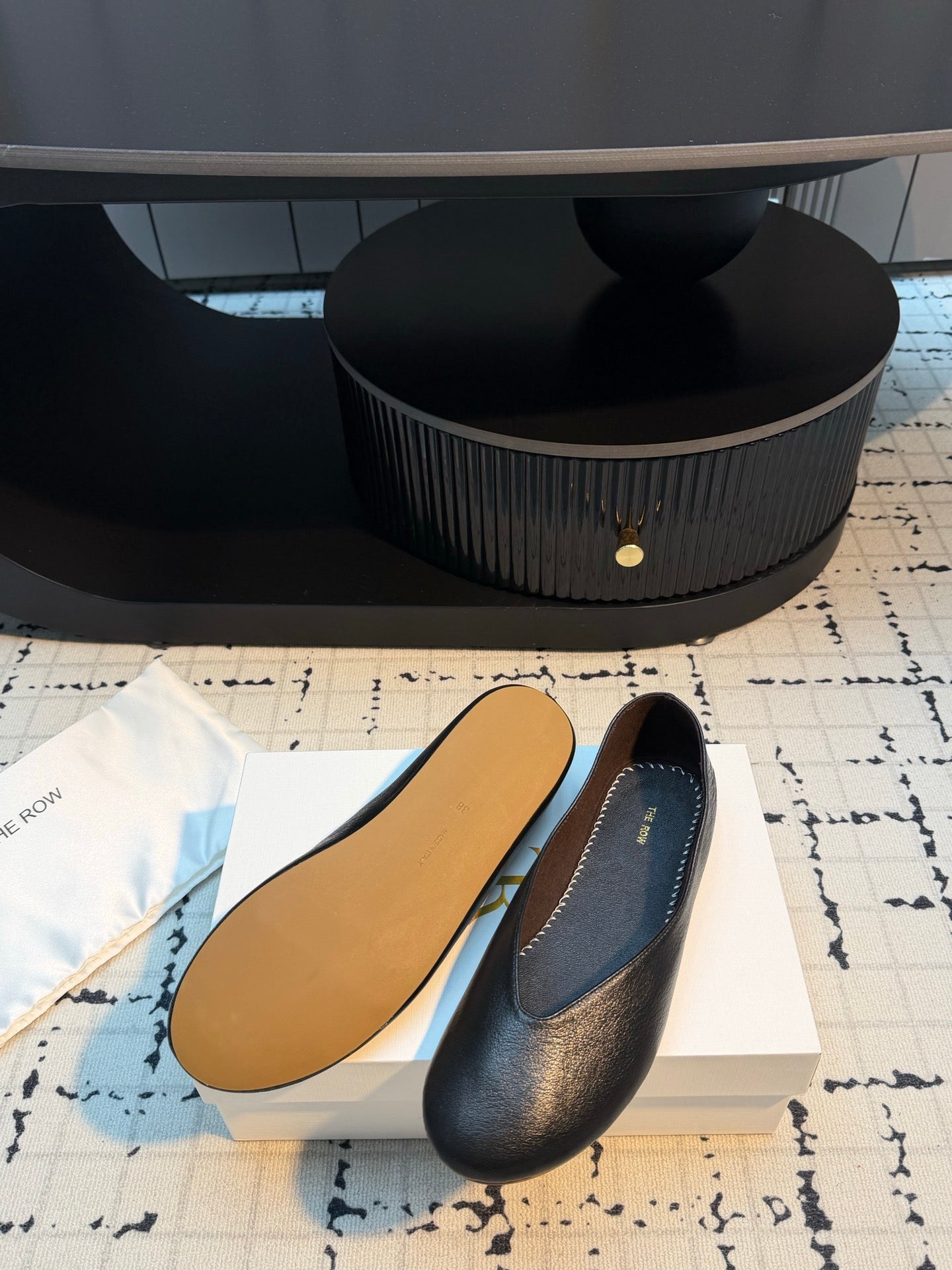 THE ROW 26S CLASSIC BALLET FLATS IN BLACK CALFSKIN