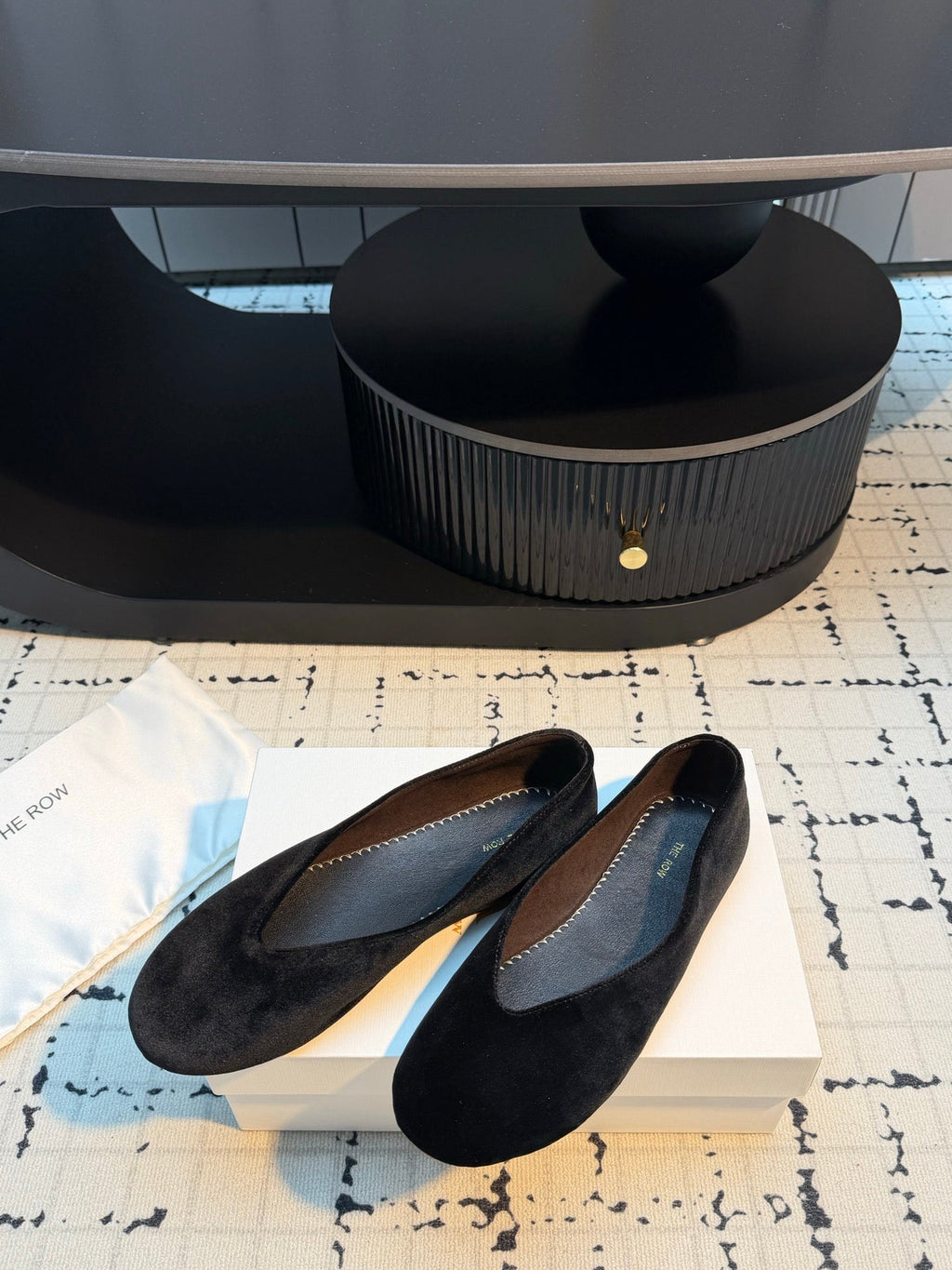 THE ROW 26S CLASSIC BALLET FLATS IN BLACK VELVET