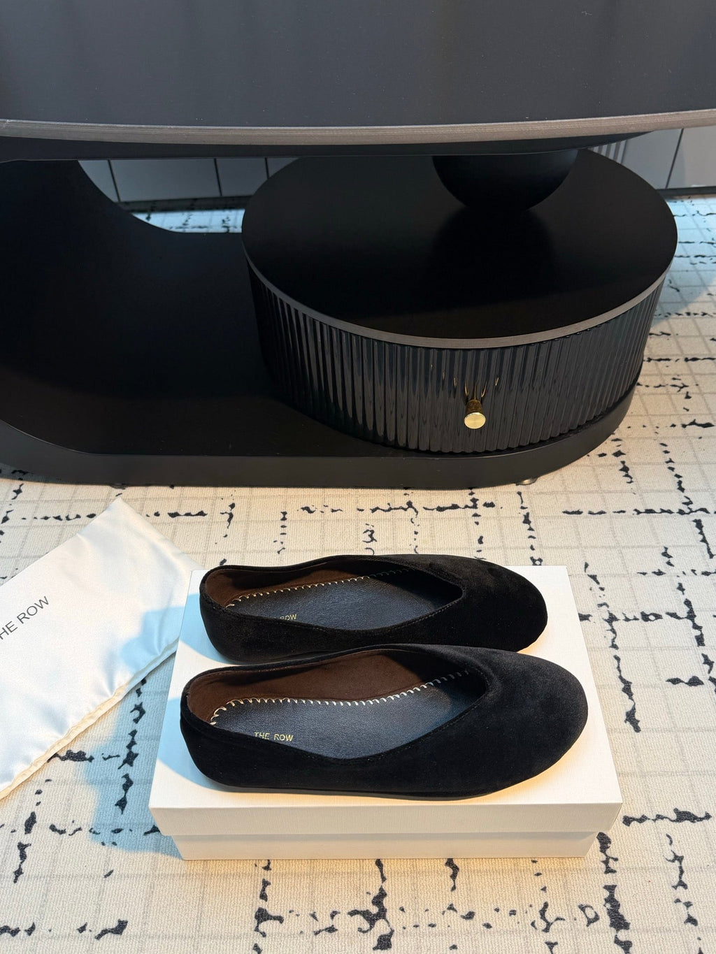 THE ROW 26S CLASSIC BALLET FLATS IN BLACK VELVET