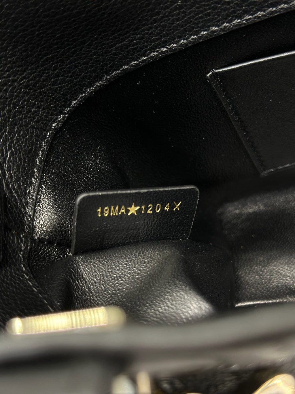 DIOR 26S TOUJOURS BAG 18 IN BLACK GRAINED CALFSKIN