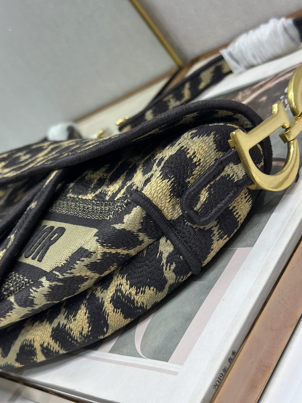 DIOR 26S SADDLE BAG 25 IN BEIGE EOPARD-PRINT JACQUARD