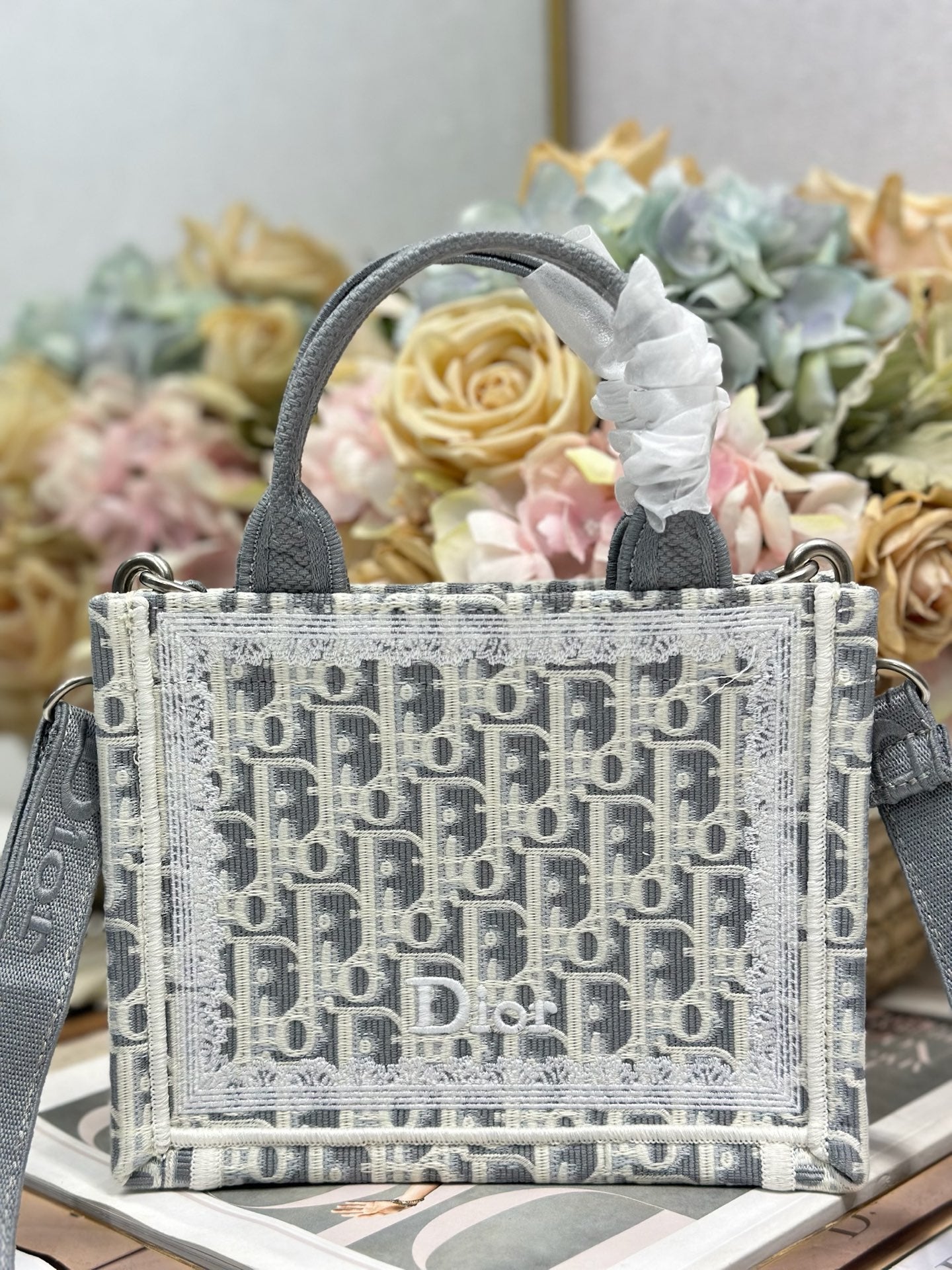 DIOR 26S  BOOK TOTE BAG 20 IN GREY AND BEIGE FABRIC OBLIQUE FABRIC
