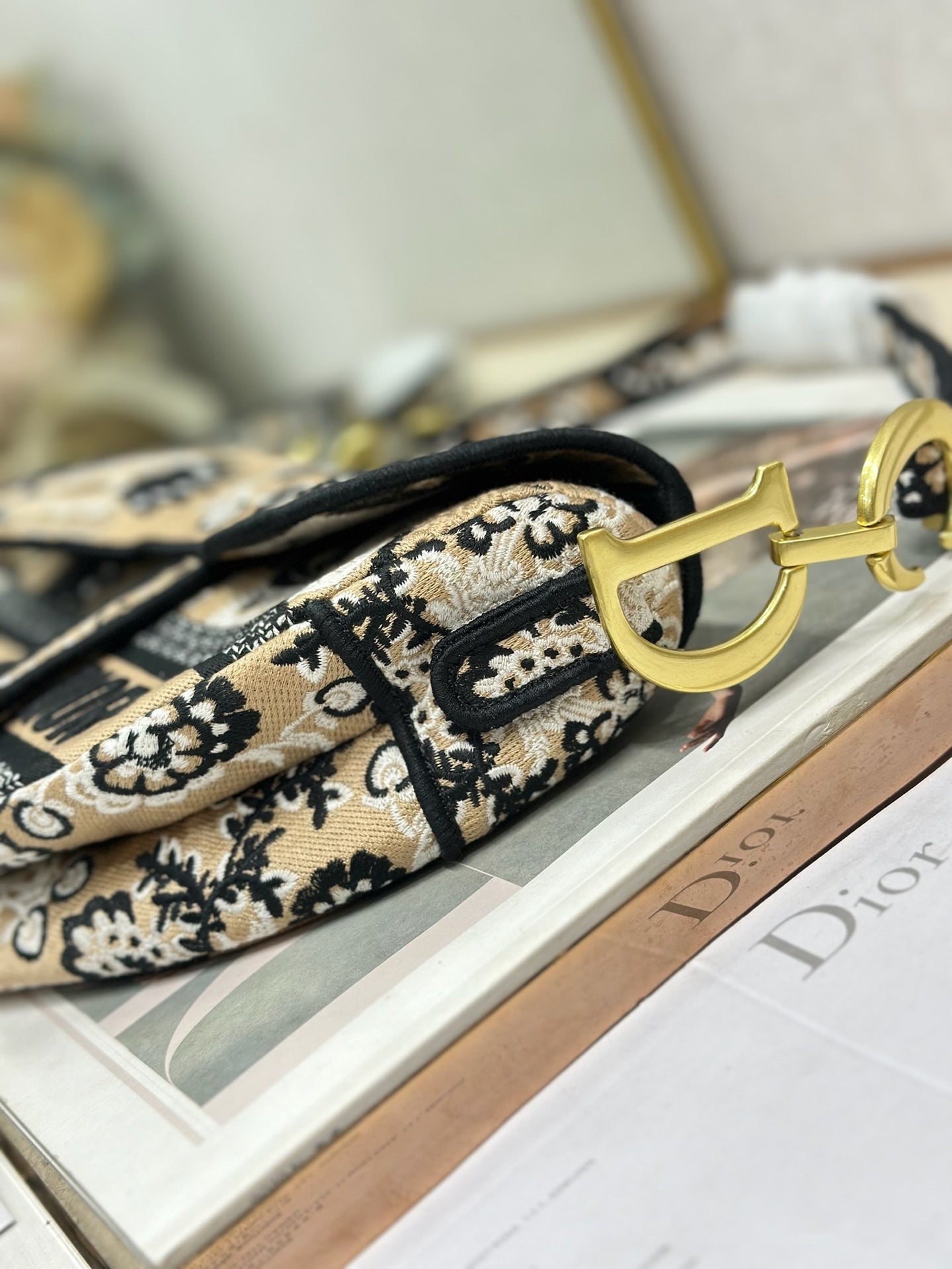 DIOR 26S SADDLE BAG 25 IN BEIGE MIX BLACK WOVEN FABRIC