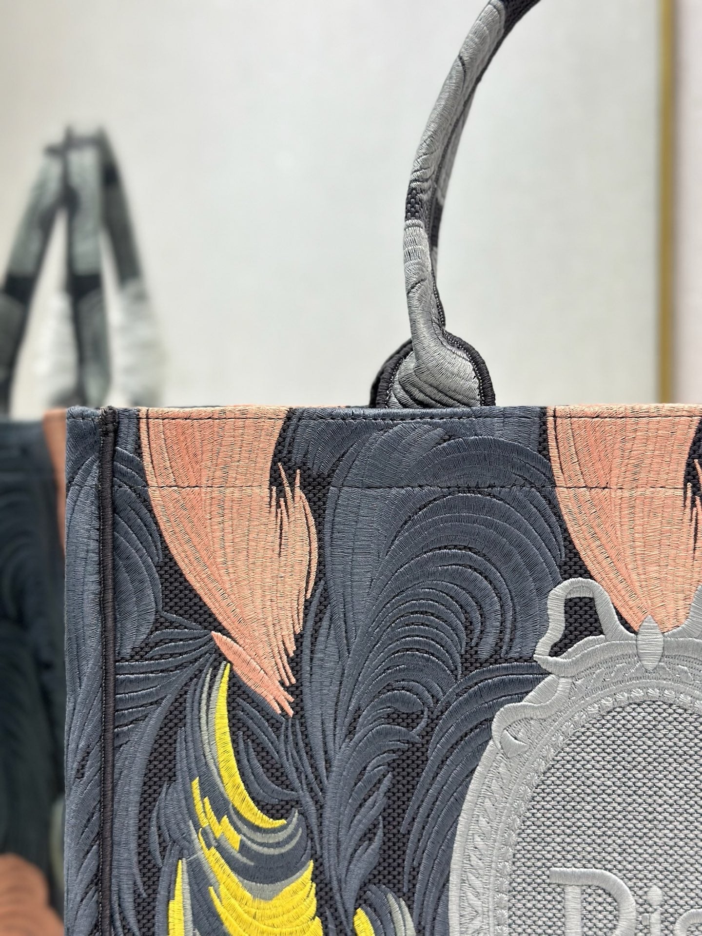 DIOR 26S LARGE BOOK TOTE 42 IN MULTICOLOR WOVEN FABRIC