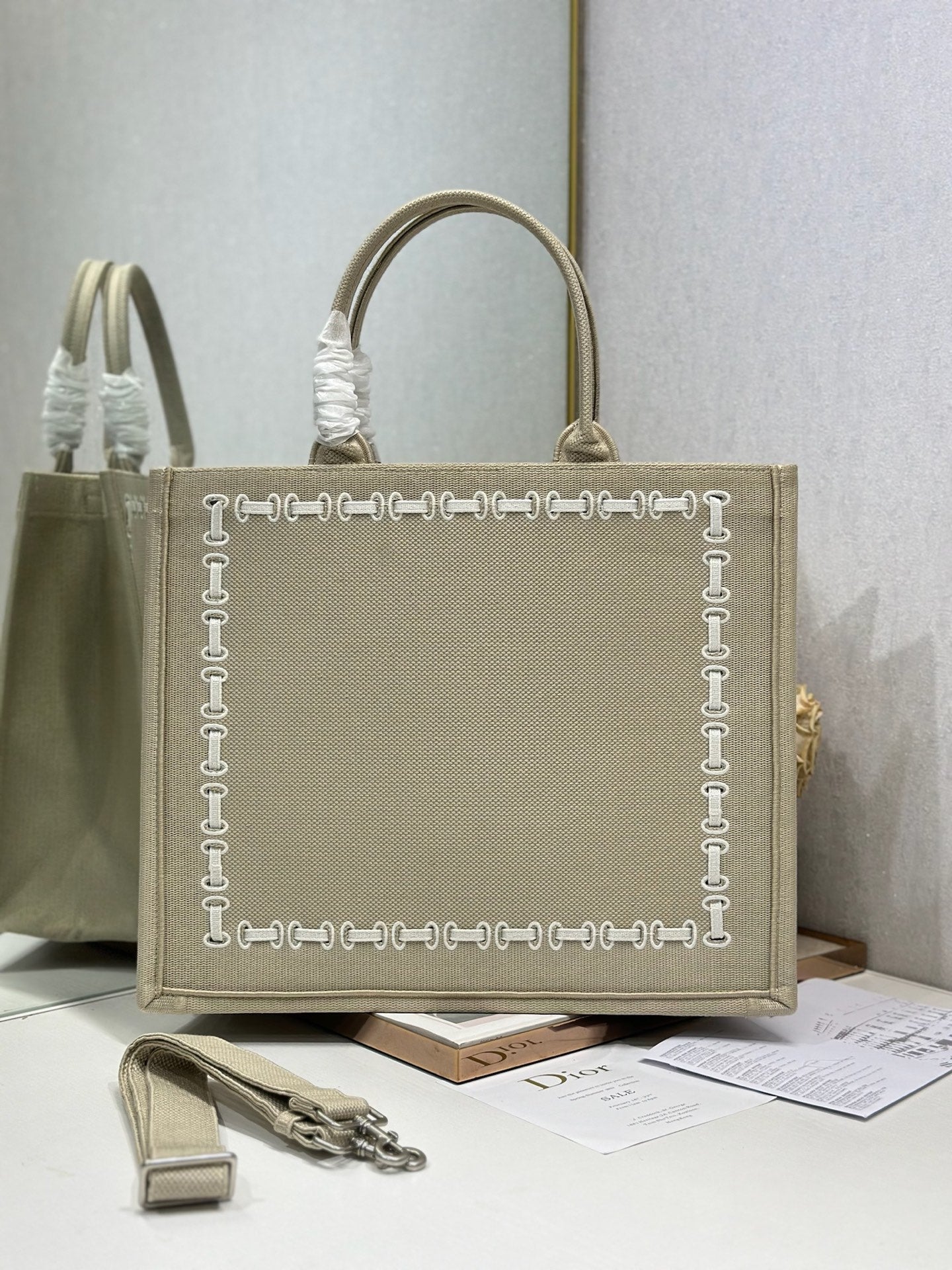 DIOR 26S LARGE BOOK TOTE 42 IN BEIGE WOVEN FABRIC