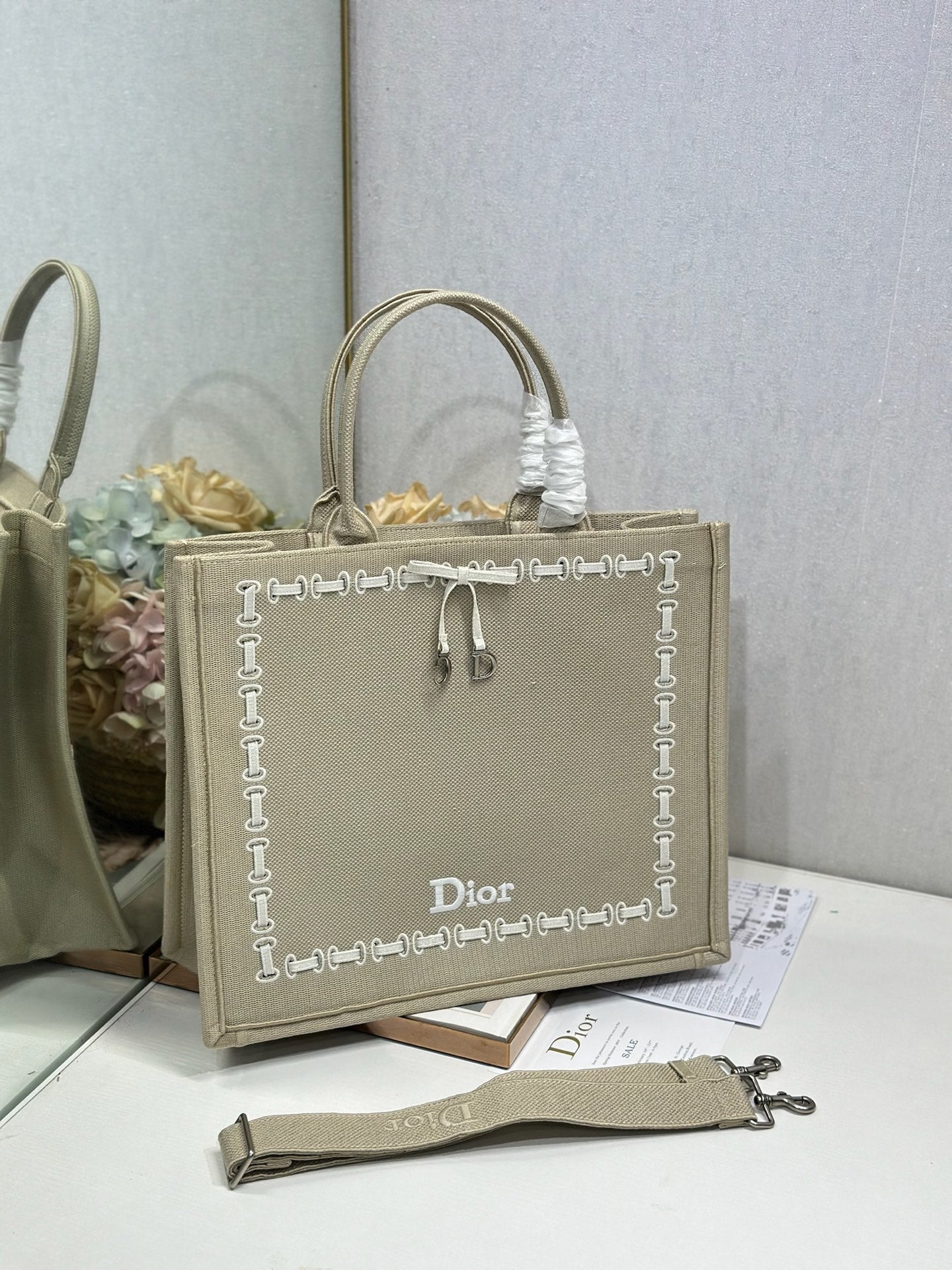 DIOR 26S LARGE BOOK TOTE 42 IN BEIGE WOVEN FABRIC