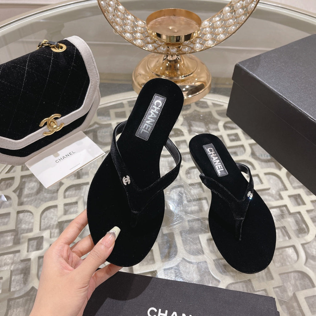 Double CC Velvet Flip Flop Thongs Black