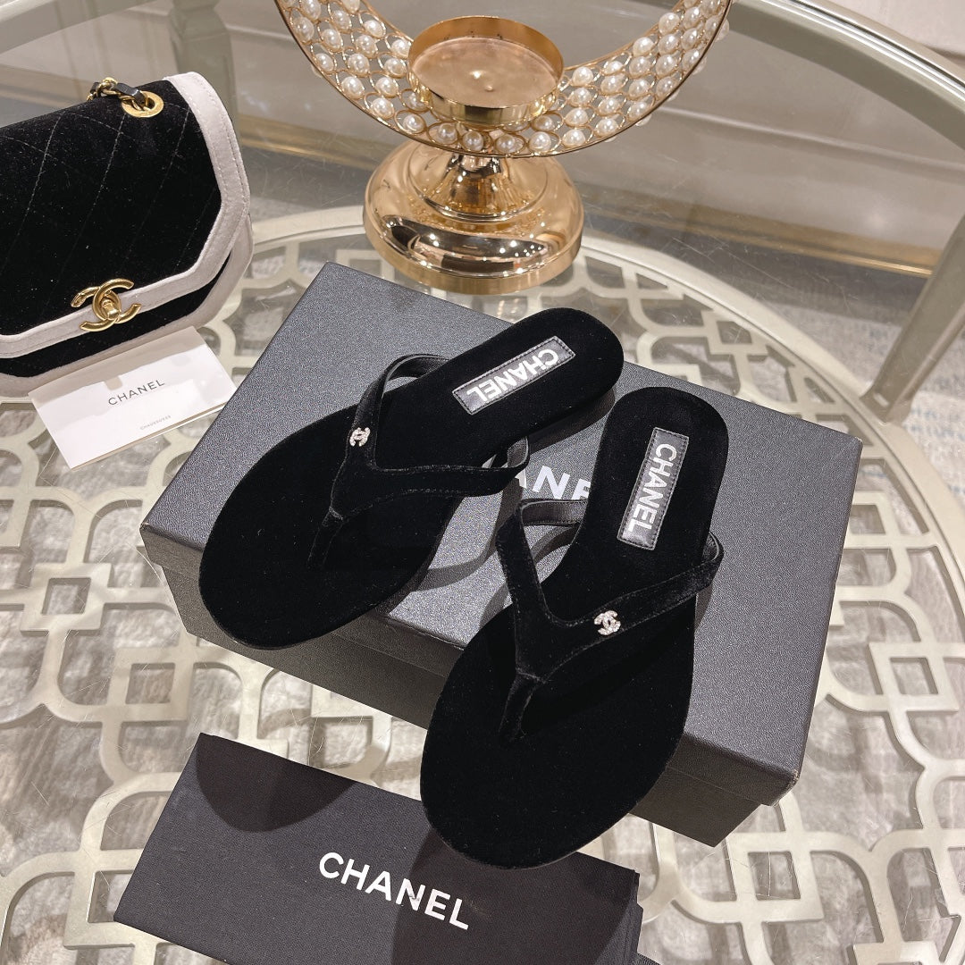 Double CC Velvet Flip Flop Thongs Black