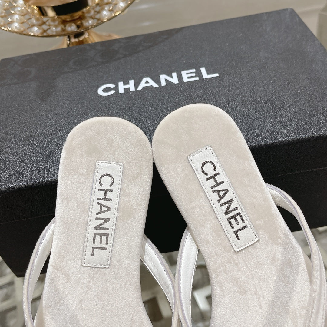 Double CC Flip Flop Thongs White Sheepskin