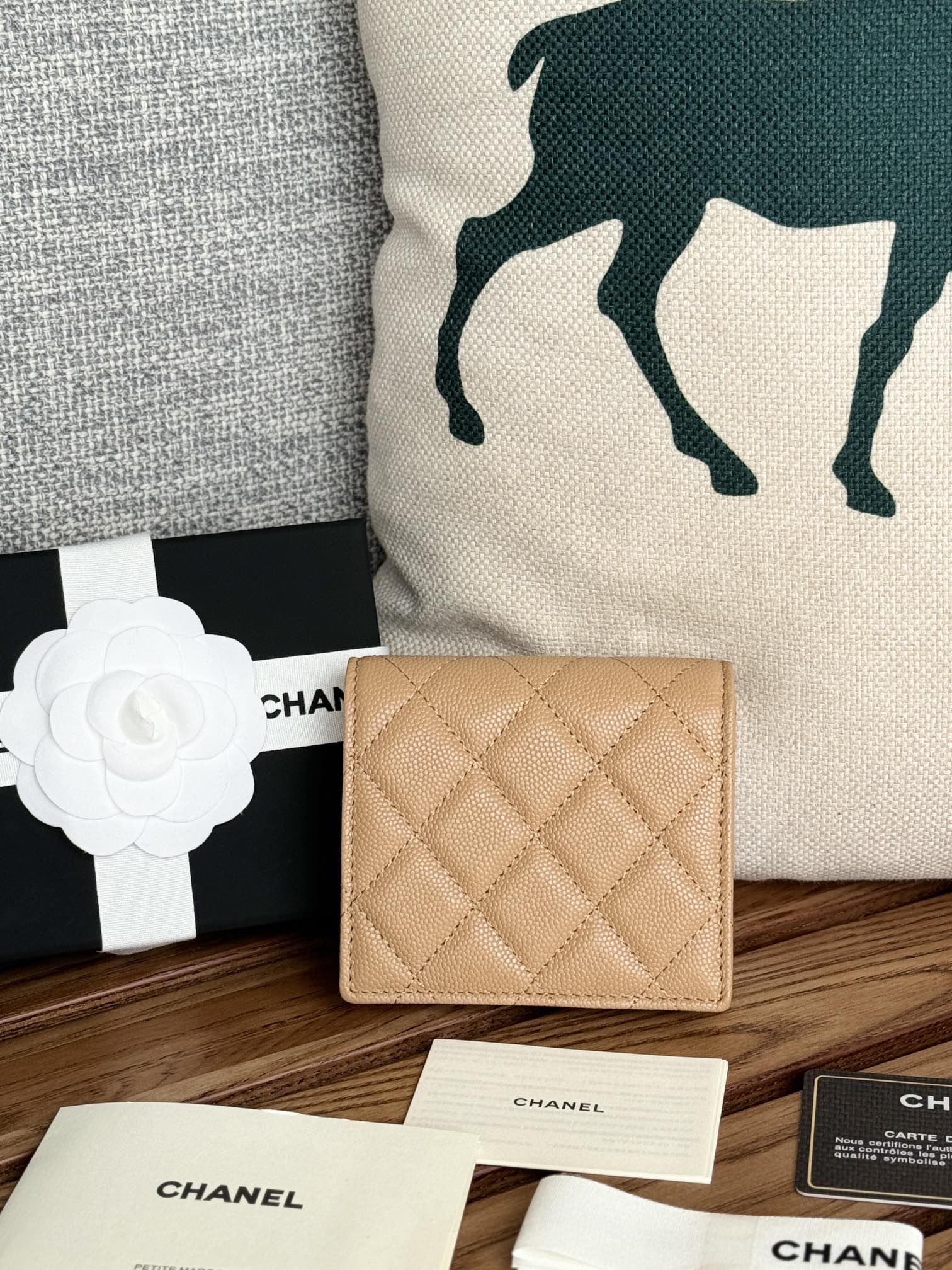 SMALL FLAP WALLET 12 IN LIGHT BROWN GRAINED CALFSKIN GOLD-TONE HARDWARE