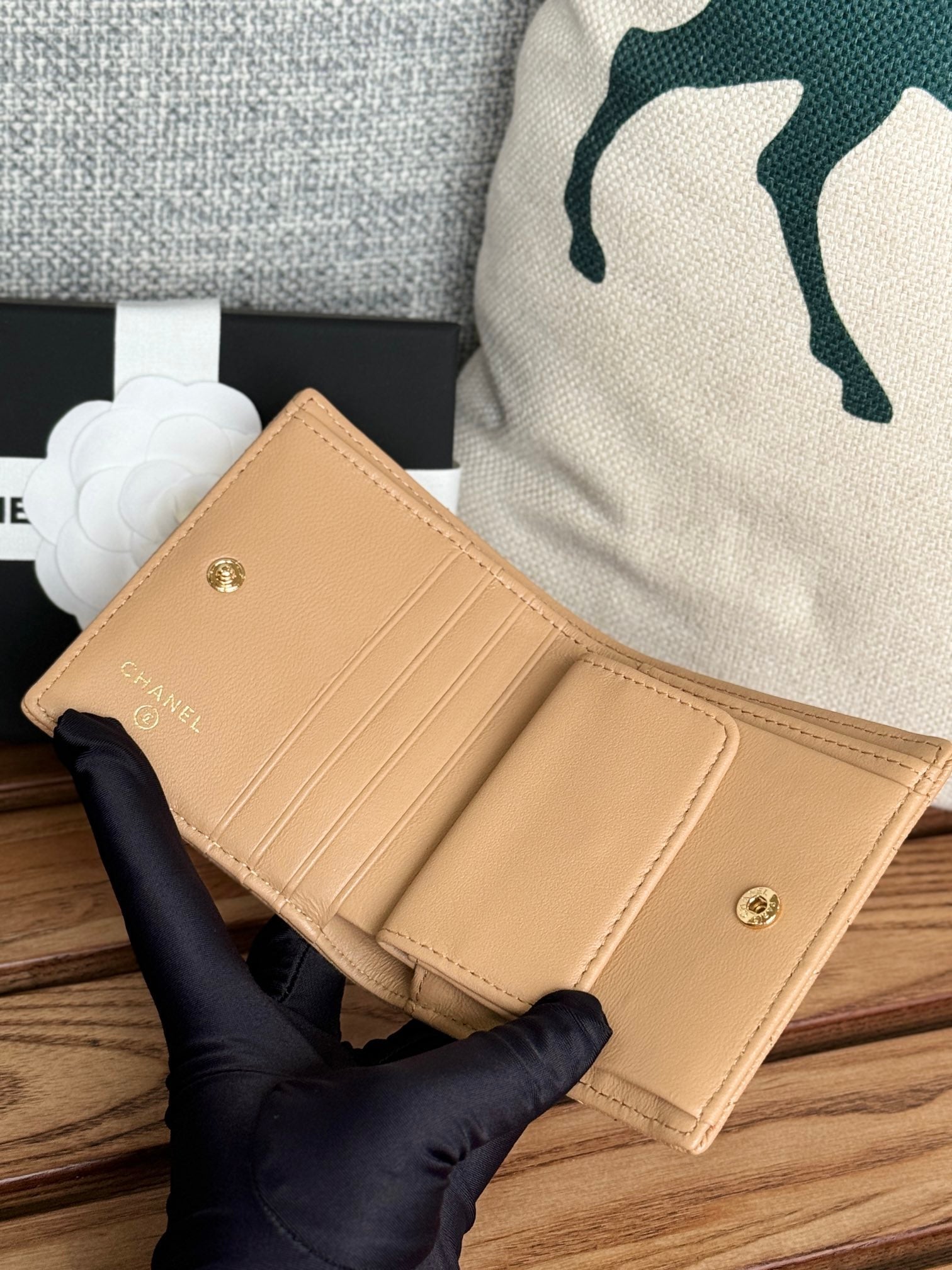 SMALL FLAP WALLET 12 IN LIGHT BROWN GRAINED CALFSKIN GOLD-TONE HARDWARE