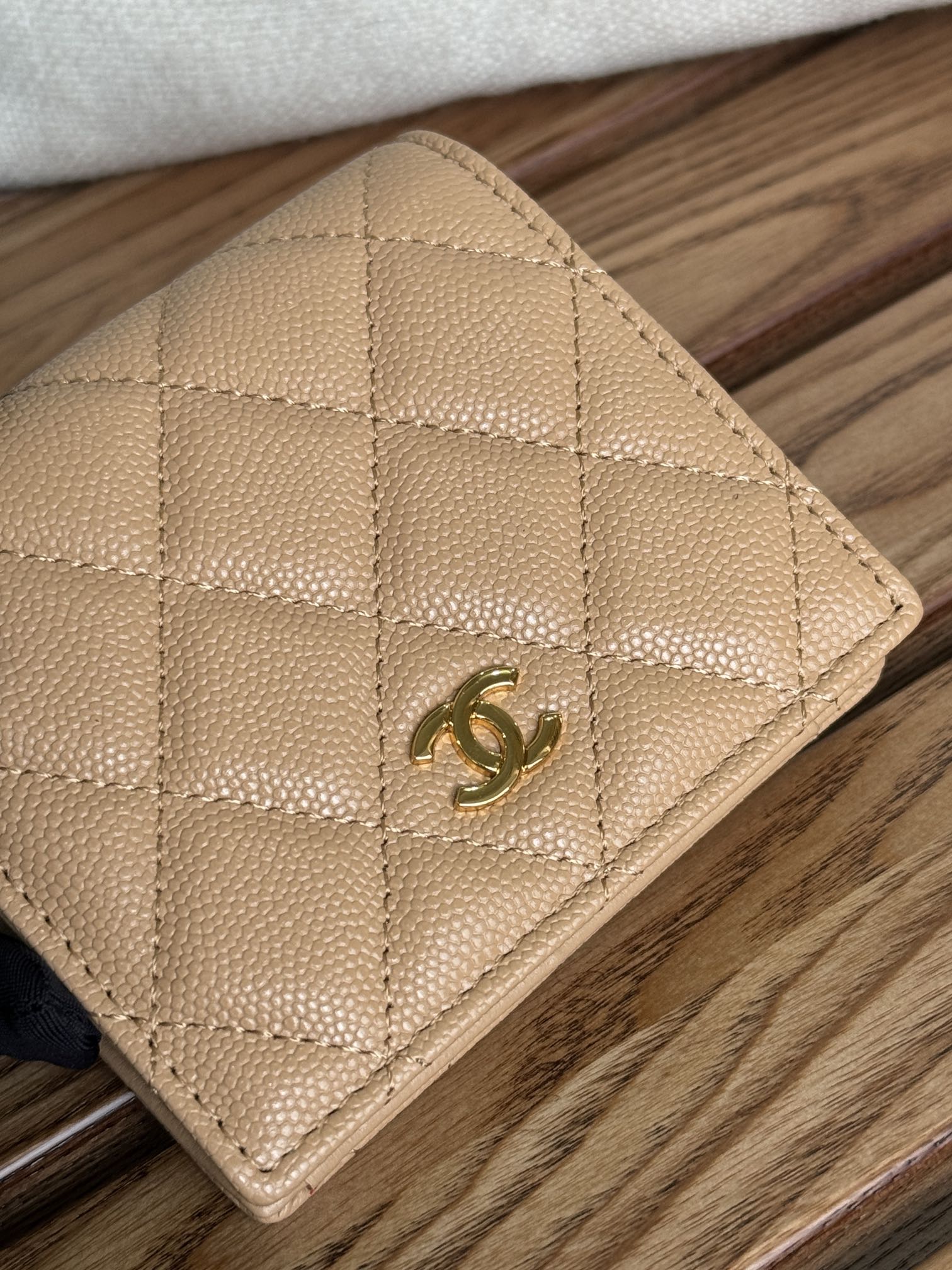 SMALL FLAP WALLET 12 IN LIGHT BROWN GRAINED CALFSKIN GOLD-TONE HARDWARE