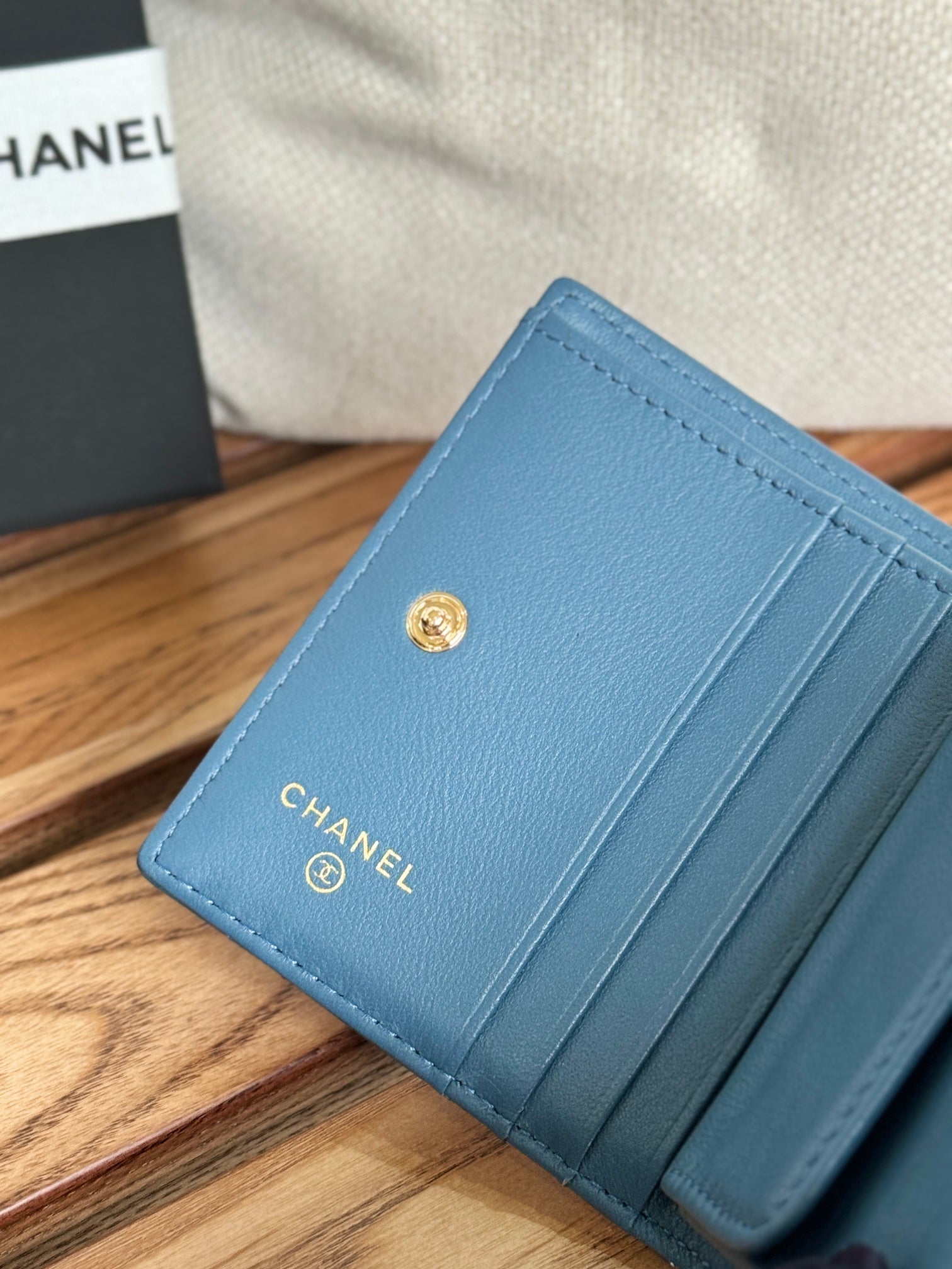 SMALL FLAP WALLET 12 IN NEPAL BLUE GRAINED CALFSKIN GOLD-TONE HARDWARE