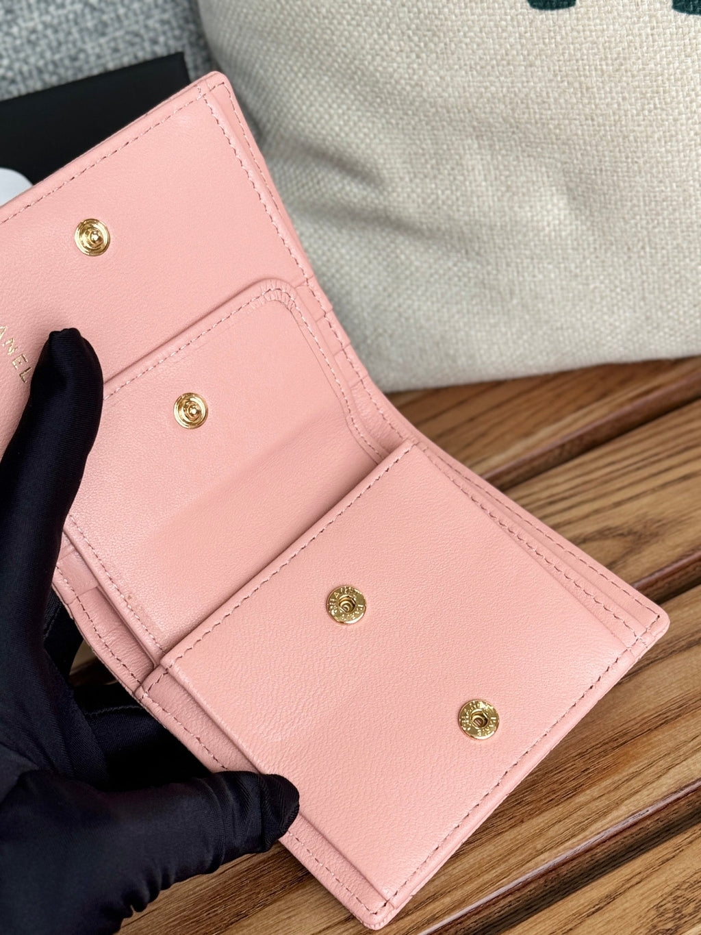 SMALL FLAP WALLET 12 IN TONYS PINK GRAINED CALFSKIN GOLD-TONE HARDWARE