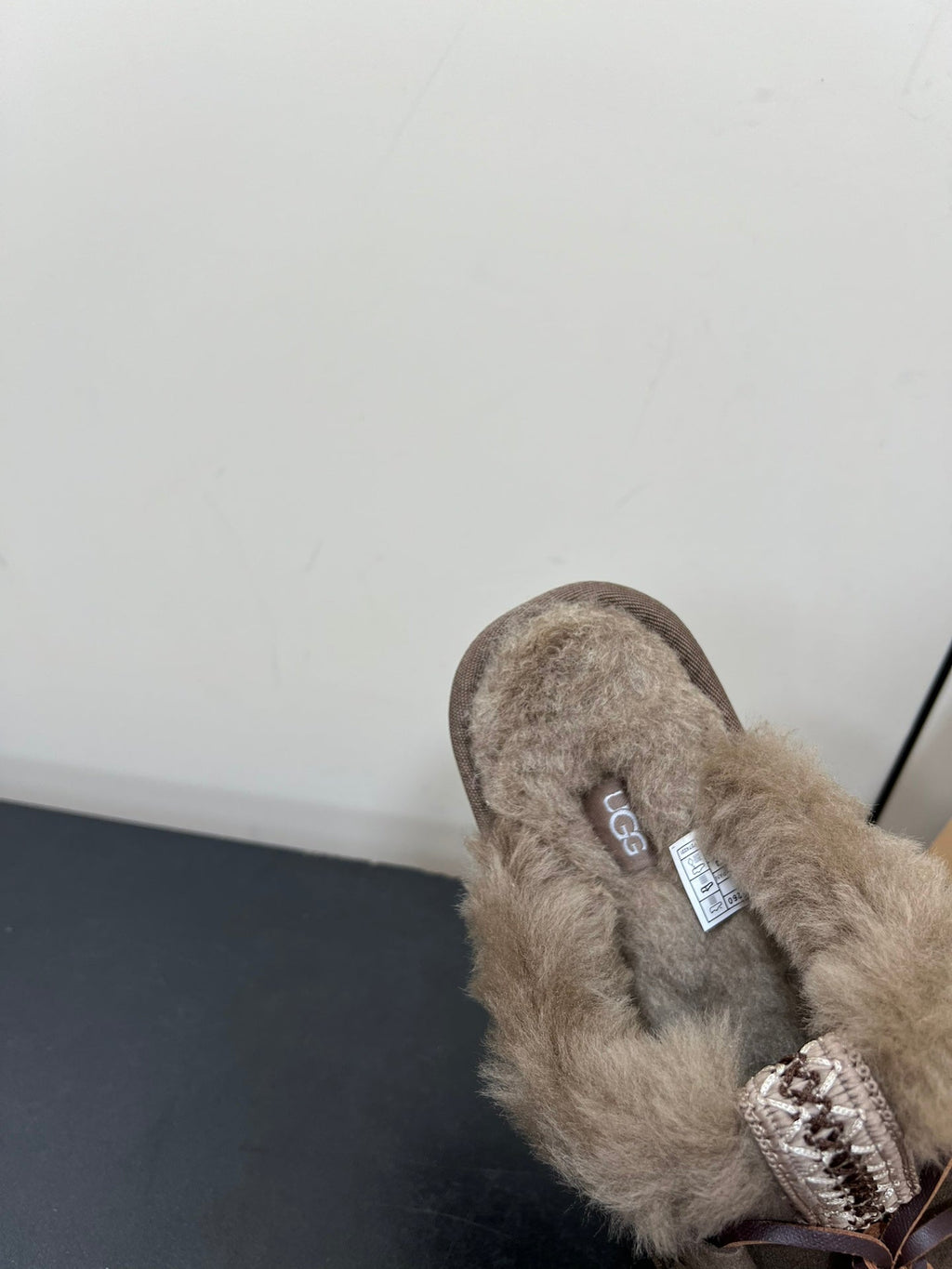 DISQUETTE ALPINE IN CEDAR BROWN SUEDE AND FLEECE