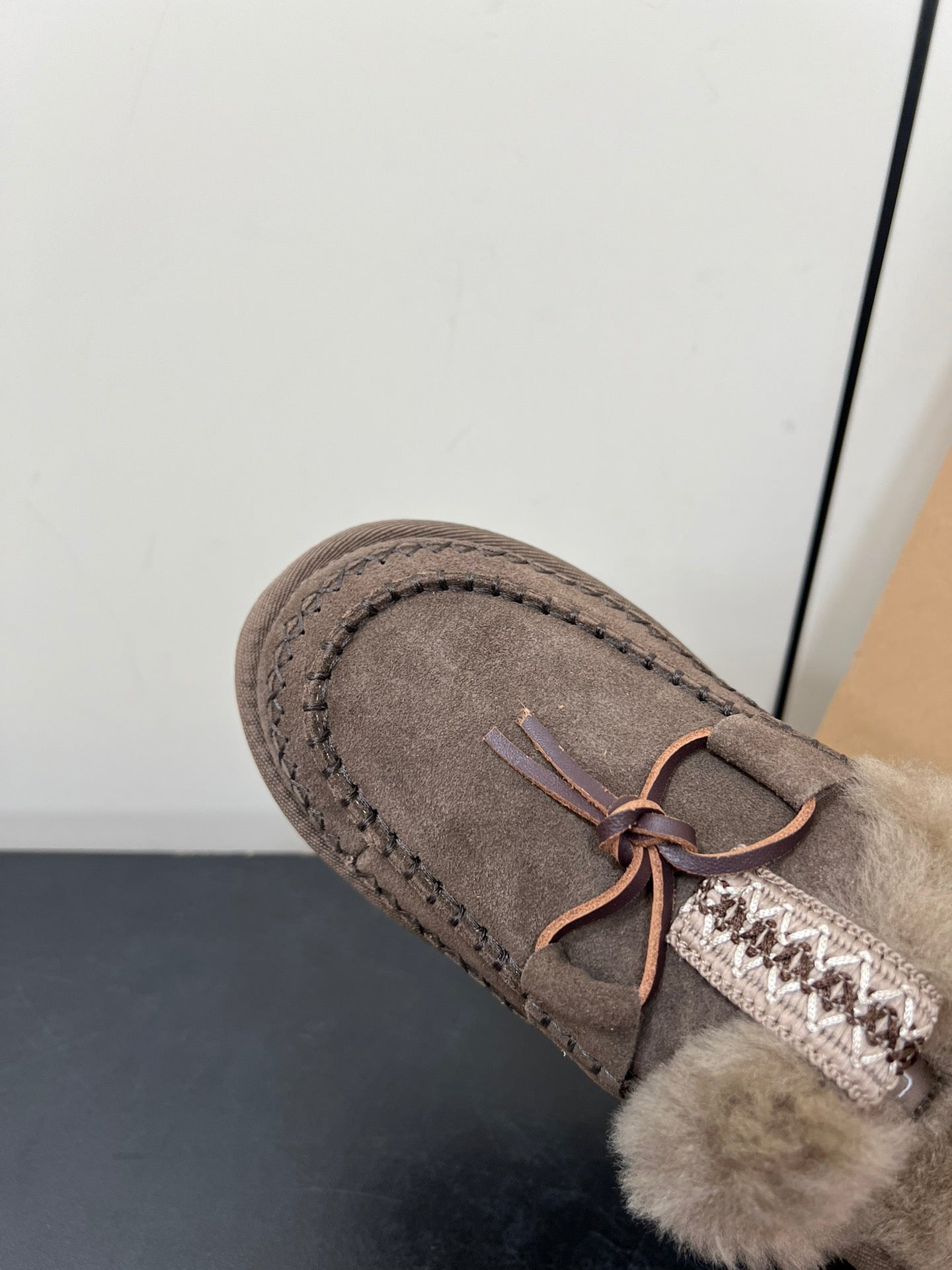 DISQUETTE ALPINE IN CEDAR BROWN SUEDE AND FLEECE