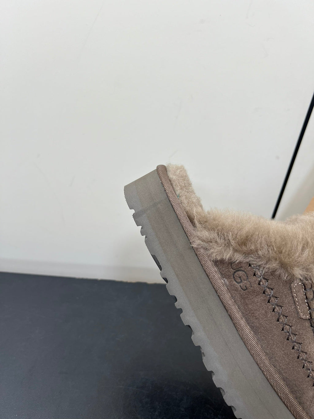 DISQUETTE ALPINE IN CEDAR BROWN SUEDE AND FLEECE