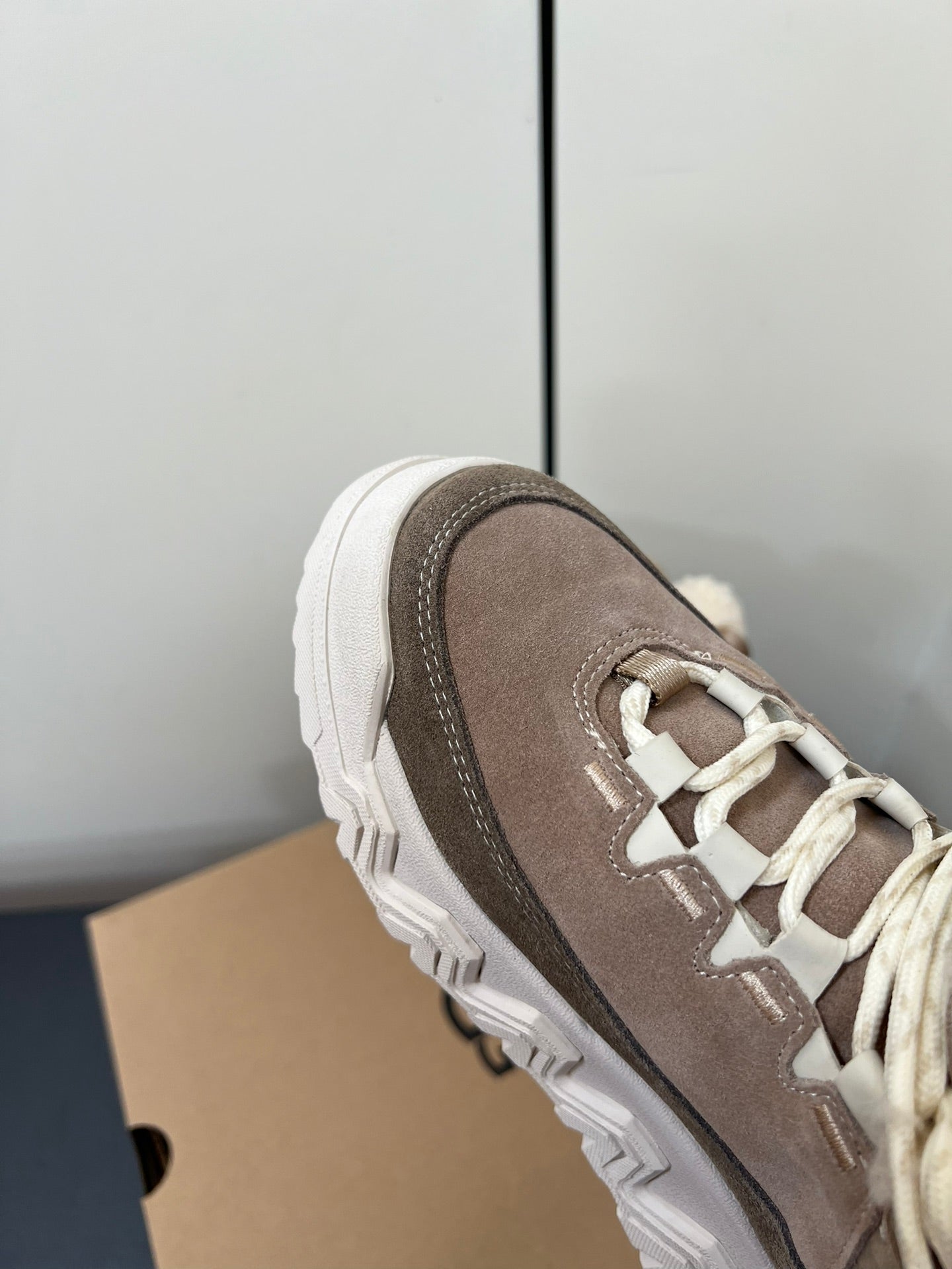 TERRETRAIL COZY LACE IN SAND BROWN SUEDE AND FLEECE